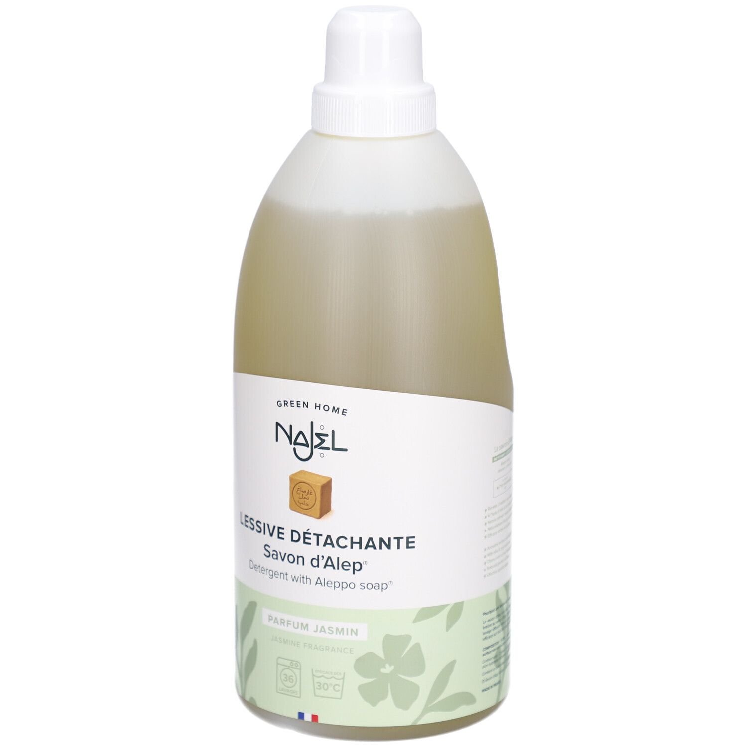 Vloeibaar wasmiddel in fles. Opschrift: NAJEL, Lessive Détachante, Savon d'Alep. Jasmijngeur. Groen etiket.