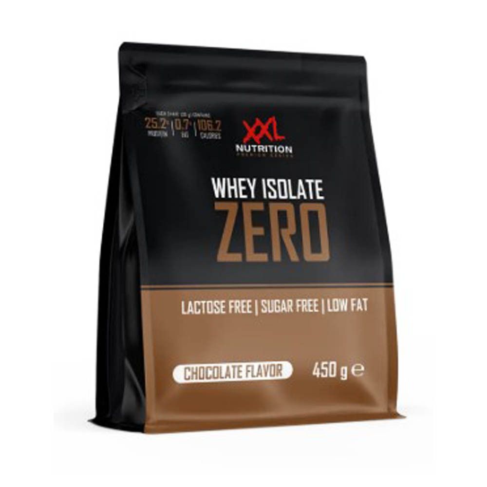 Zwarte verpakking met "XXL Nutrition" en "Whey Isolate Zero". "Chocolate Flavor" en 450g. Bevat informatie over eiwitten, vetten en calorieën.