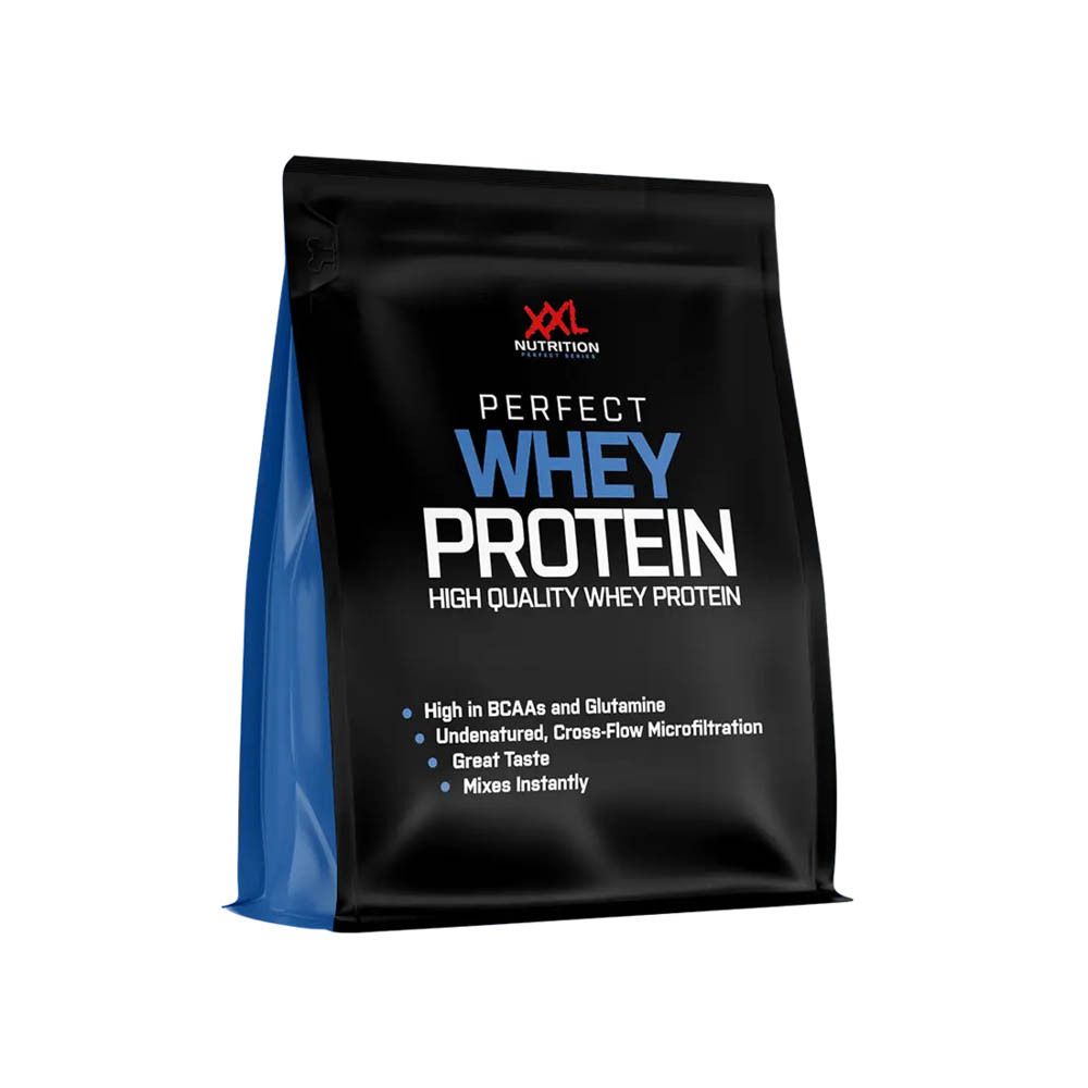 Zwarte verpakking met "XXL Nutrition" logo en "Perfect Whey Protein". Blauwe zijkanten.