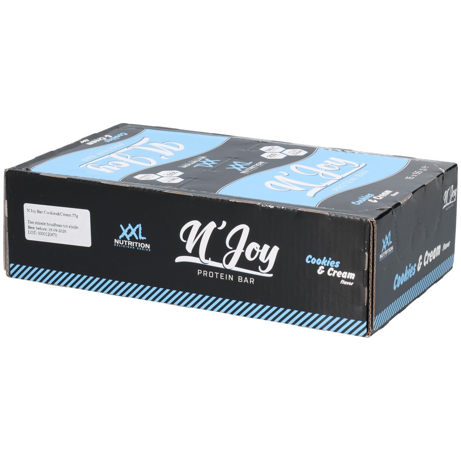 Doos met eiwitrepen. Opschrift: XXL Nutrition, N'Joy Protein Bar Cookies & Cream. Blauwe en witte accenten.