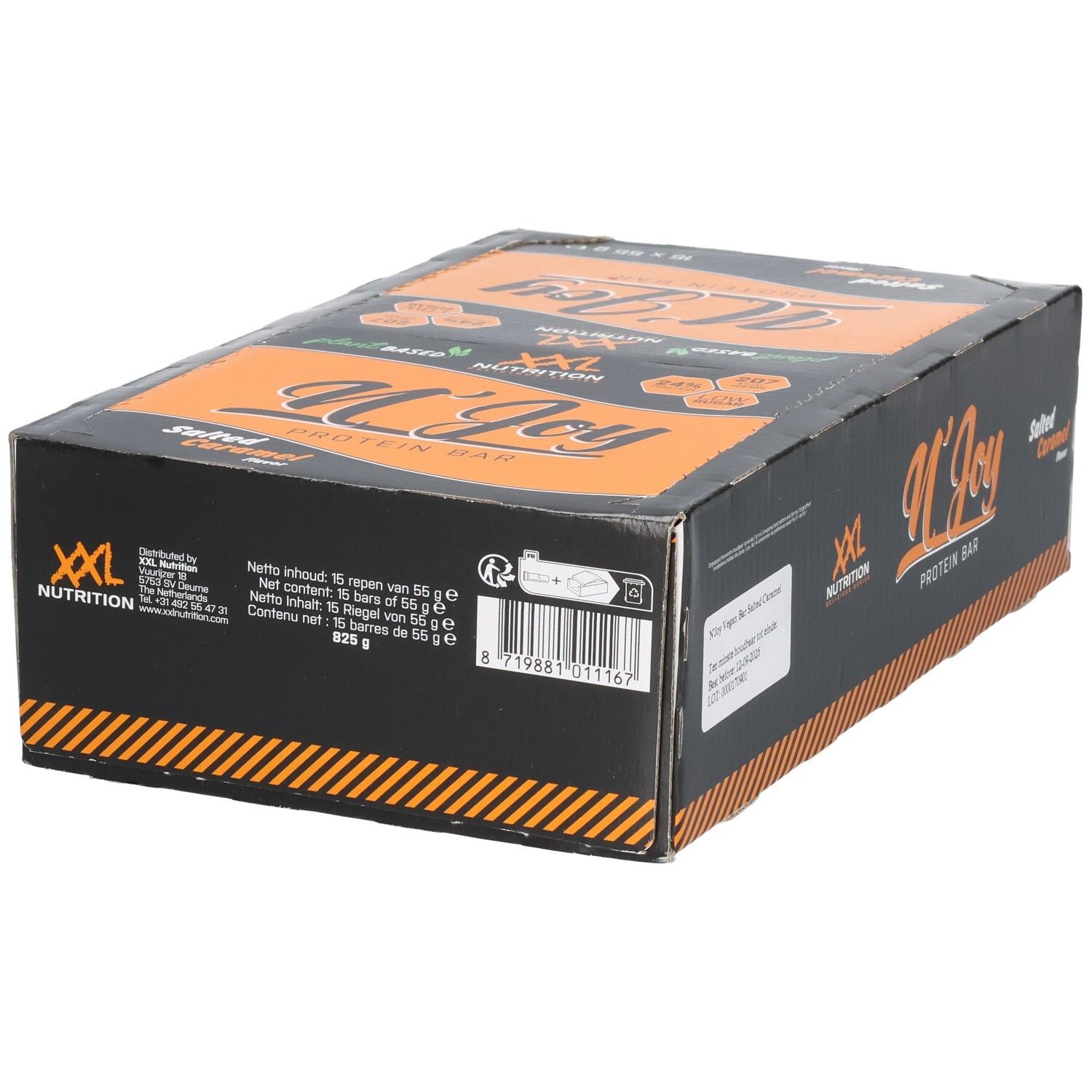 Boîte noire et orange. Inscription: N'Joy Protein Bar, Salted Caramel. Logo XXL Nutrition. Mention Plant Based. Code-barres.