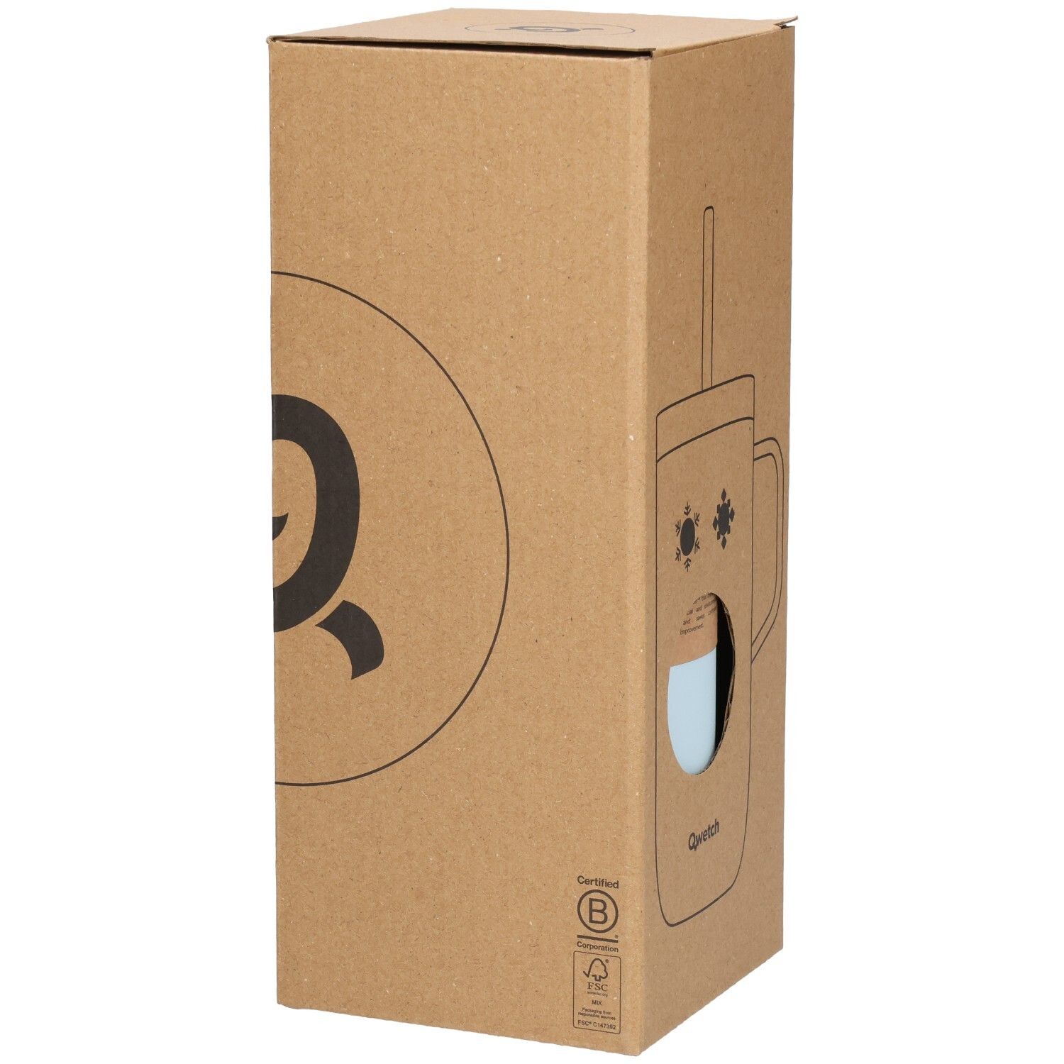 Kartonnen verpakking met Qwetch-logo en certificeringen. Gedeeltelijke weergave van de blauwe thermobeker door een uitsparing.