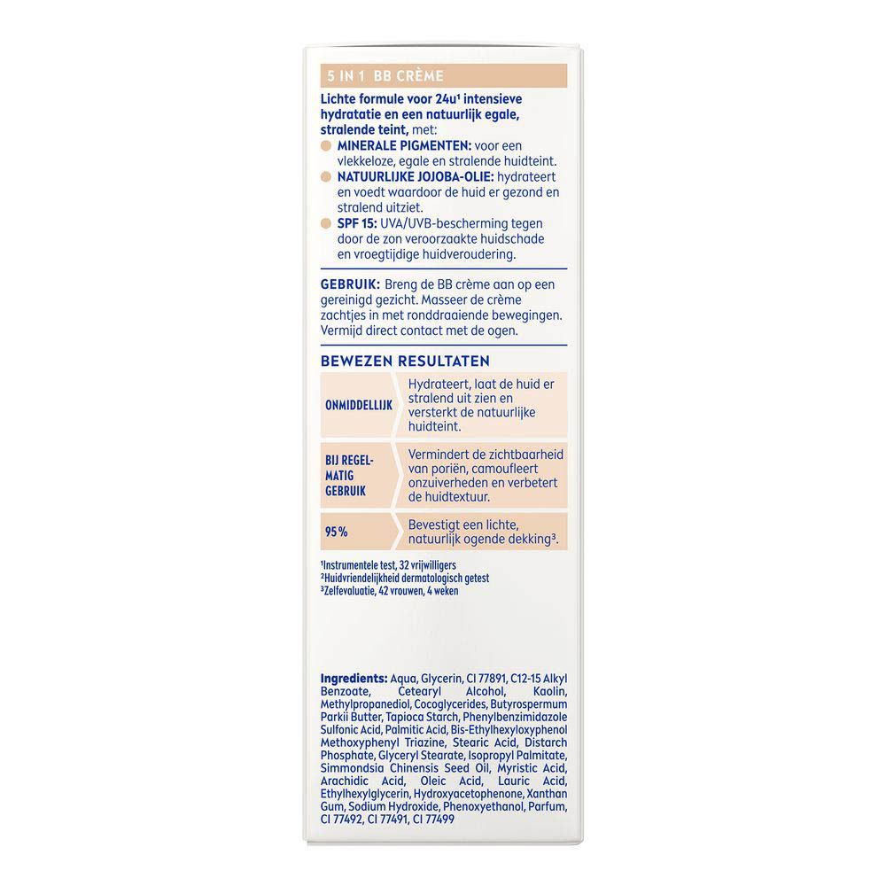 Zijkant van een NIVEA BB Cream doosje met beschrijving van voordelen en ingrediënten.