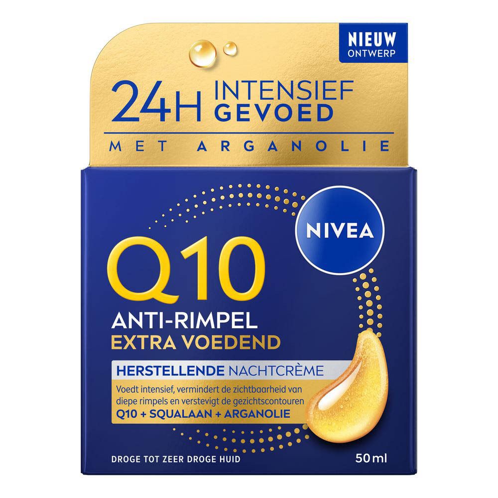 Achterkant van een NIVEA Q10 nachtcrème pot met productinformatie en batchnummer.