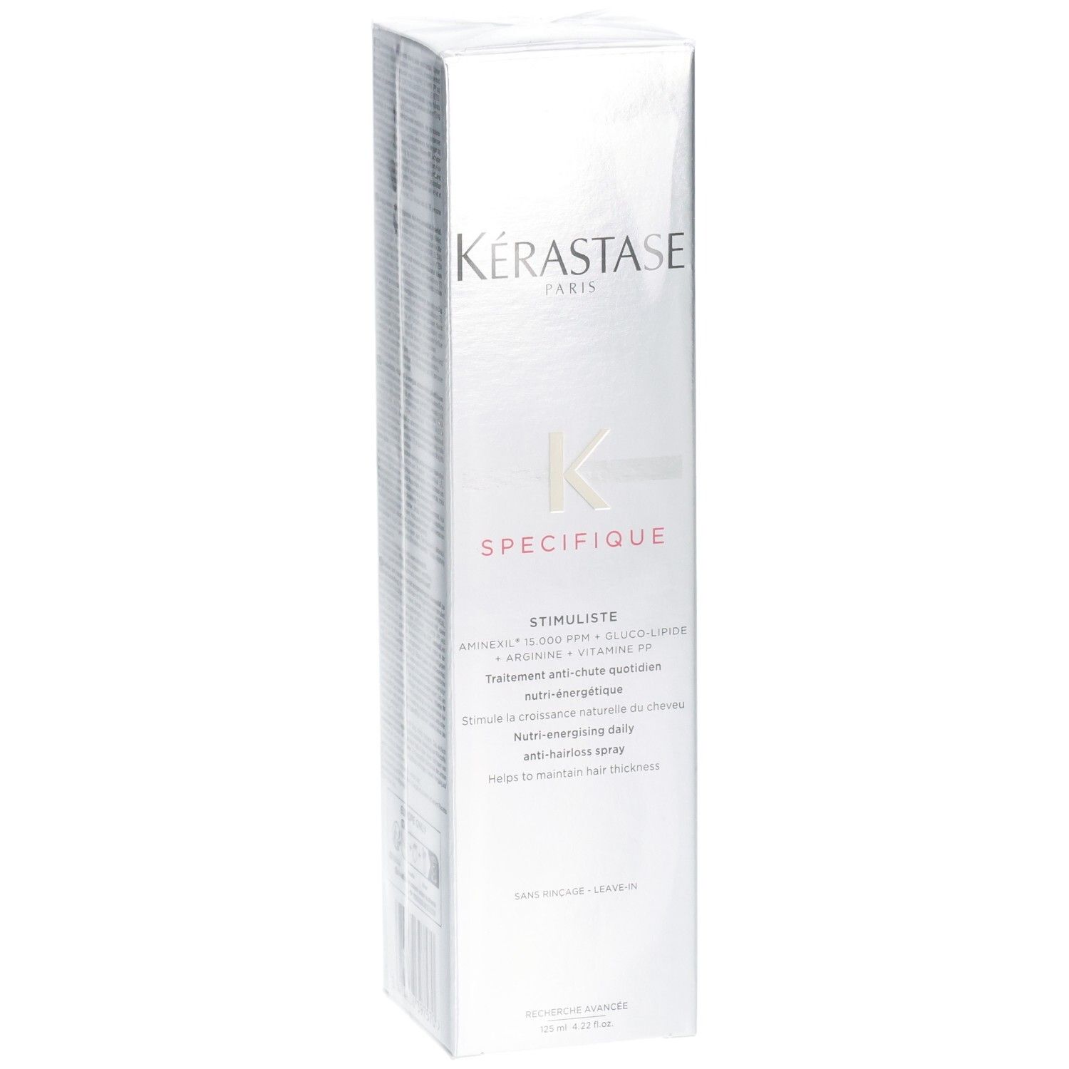 Flacon Kérastase Spécifique Stimuliste. Vue en biais mettant l'accent sur le logo et le nom du produit.