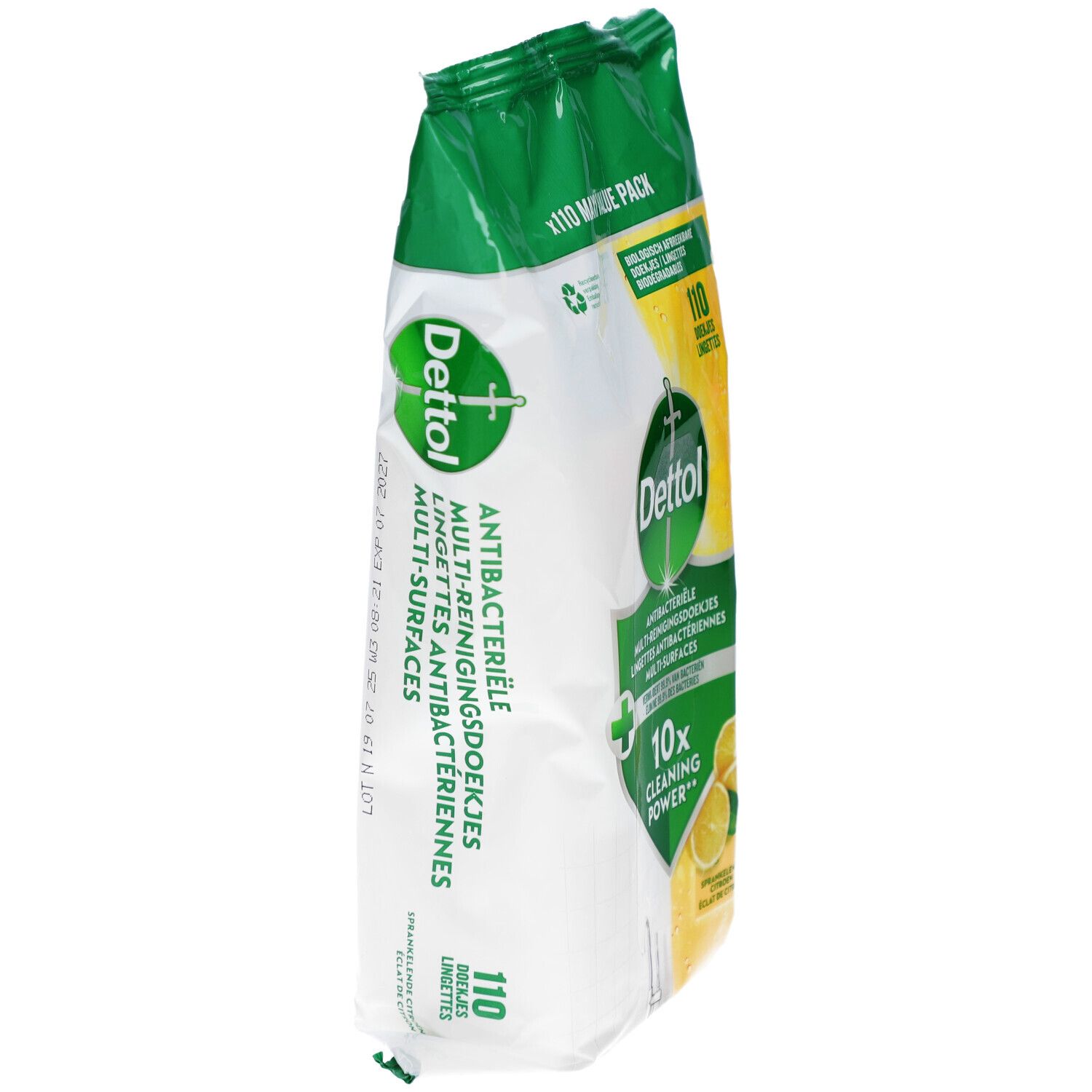 Paquet de lingettes Dettol, 110 pièces. Antibactériennes, multi-surfaces. Emballage vert et jaune. Logo Dettol et illustration de citrons.