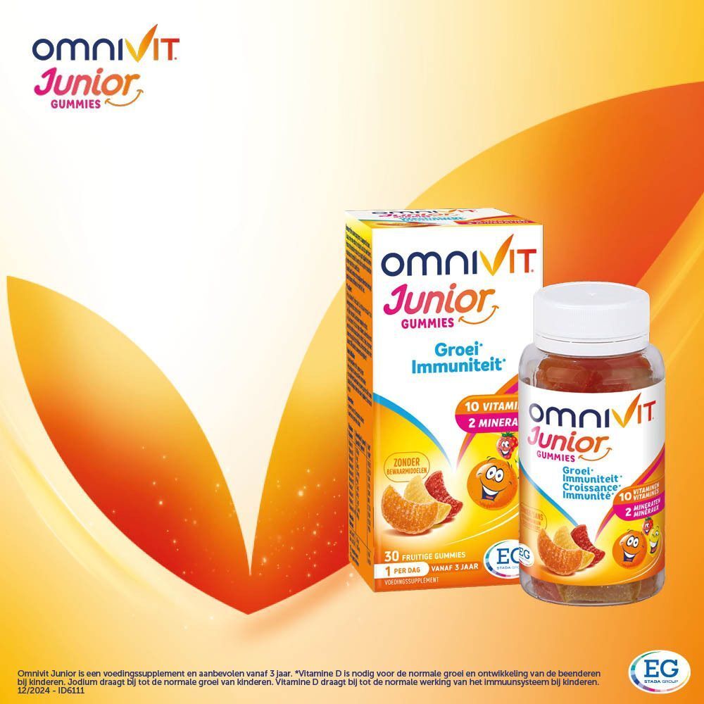 Een fles en een doos Omnivit Junior Gummies. Opschrift: Omnivit Junior Gummies, 10 vitaminen, 2 mineralen. Oranje achtergrond.