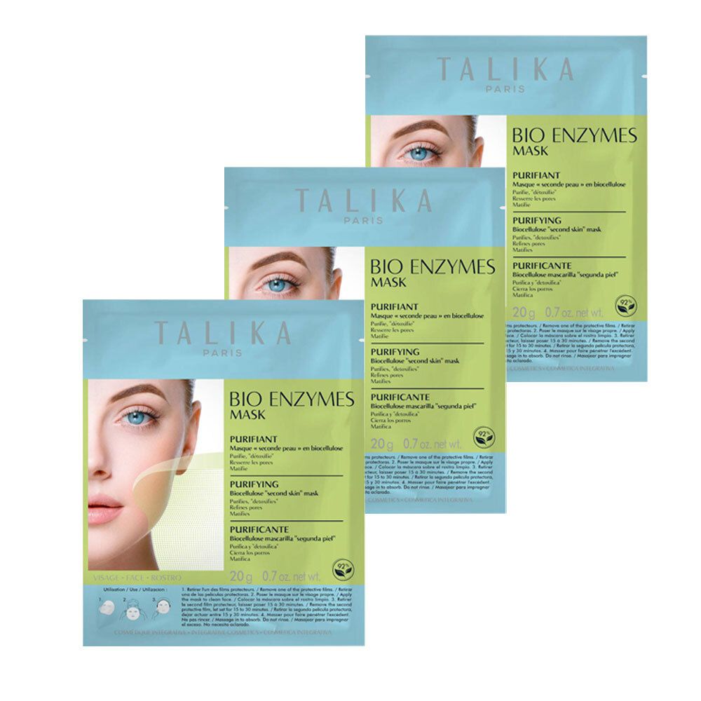 Drie zakjes TALIKA Bio Enzymes Mask Purifying. Lichtblauwe en groene verpakking met productnaam en gezicht.