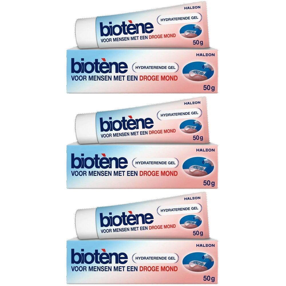 Meerdere tubes en dozen Biotène hydraterende gel. Blauwe tube, roze doos, tekst.