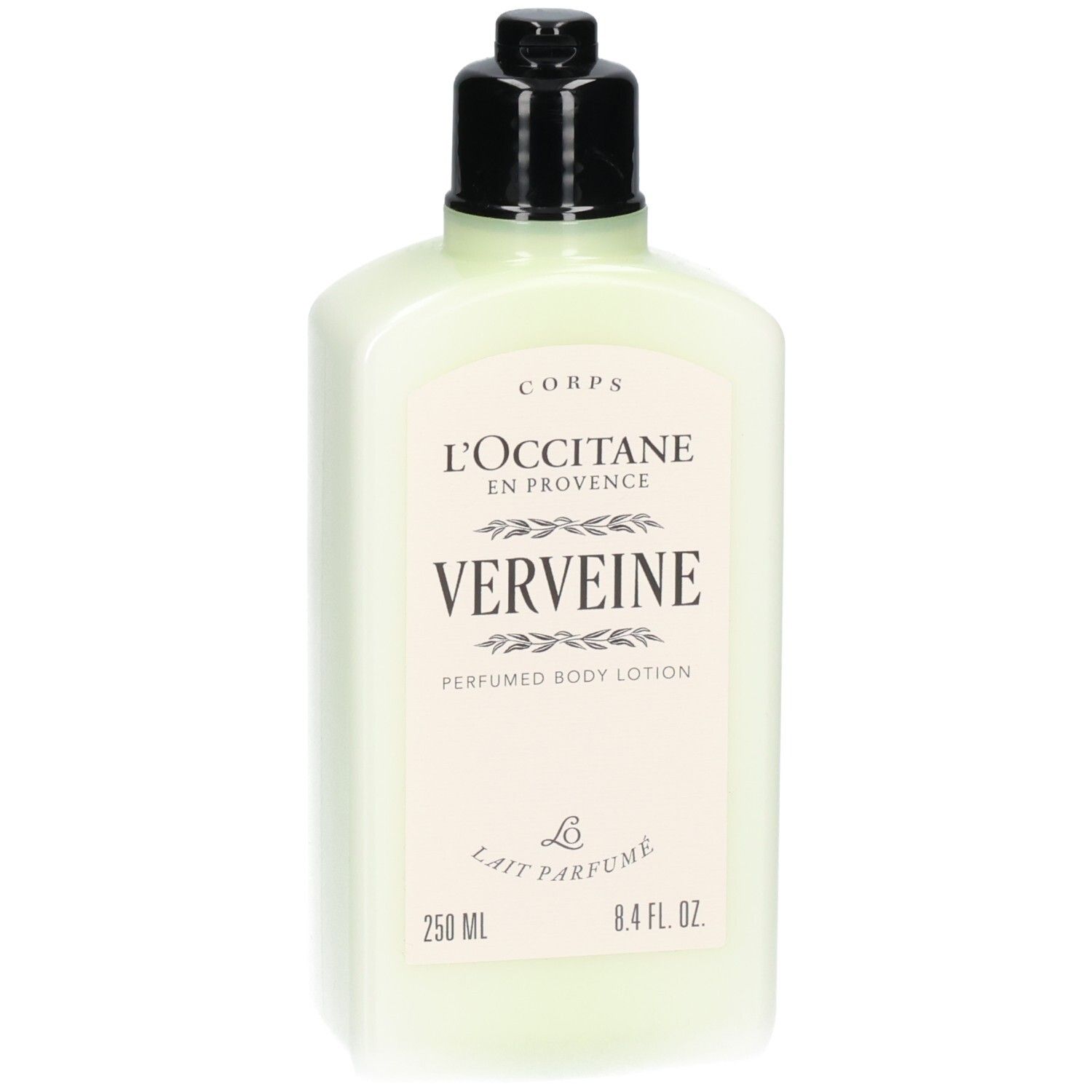 L'Occitane Verveine bodylotion in een lichtgroene fles met zwarte pompdispenser.