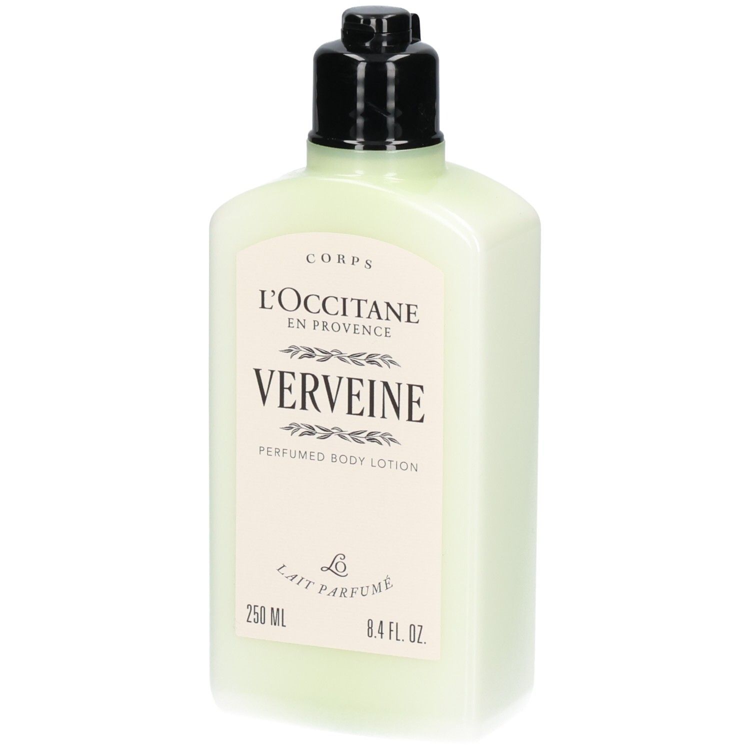 L'Occitane Verveine bodylotion in een lichtgroene fles met zwarte pompdispenser.