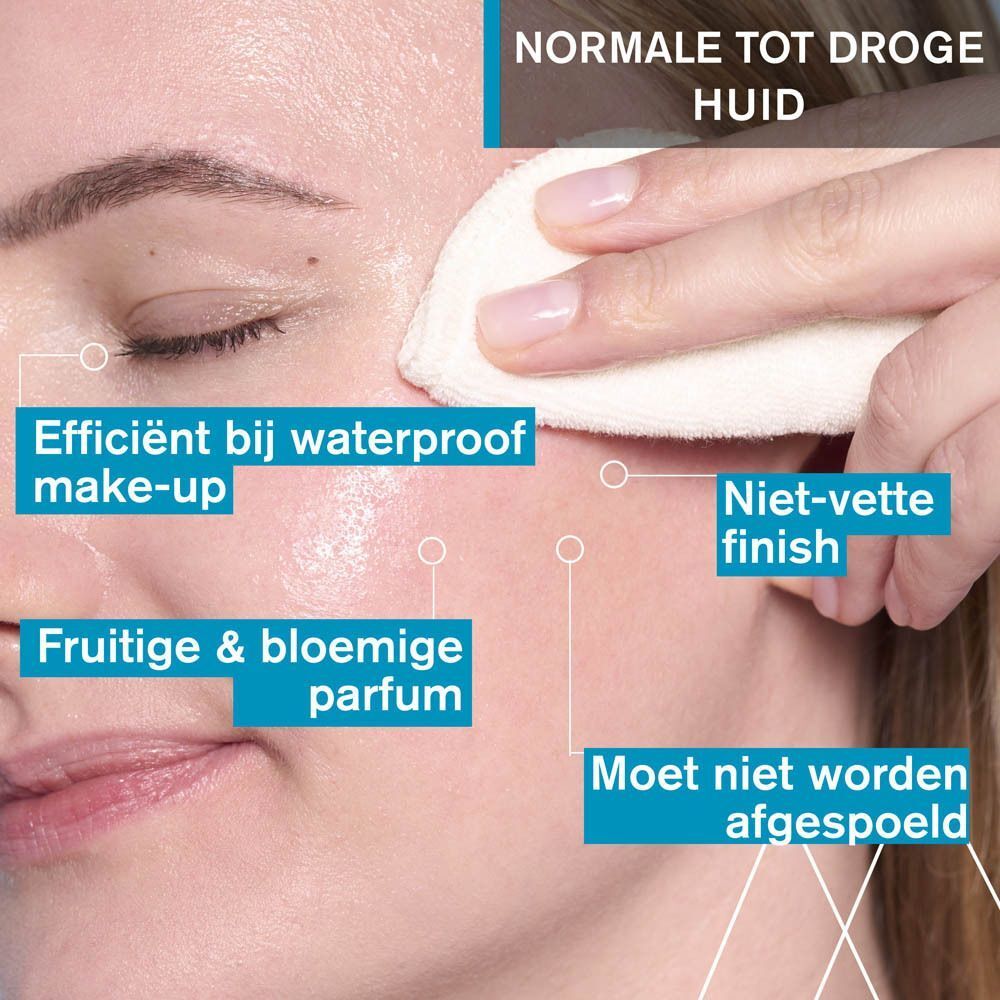 Vrouw die gezicht reinigt met watje. Tekst: Efficiënt bij waterproof make-up, niet-vette finish.