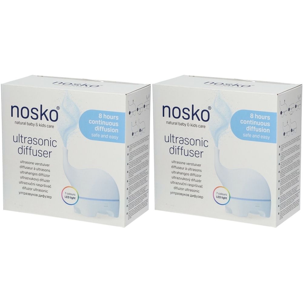 Twee witte dozen met "nosko ultrasonic diffuser". Blauwe accenten en tekst. 8 uur continue diffusie. Verpakking.