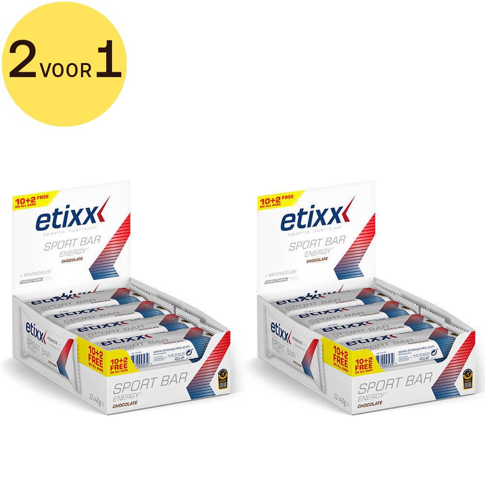 Twee displays met Etixx Energy Sport Bar. Opschrift: 2 voor 1. Verpakking met rode, blauwe en witte graphics. Opschrift: Sport Bar.