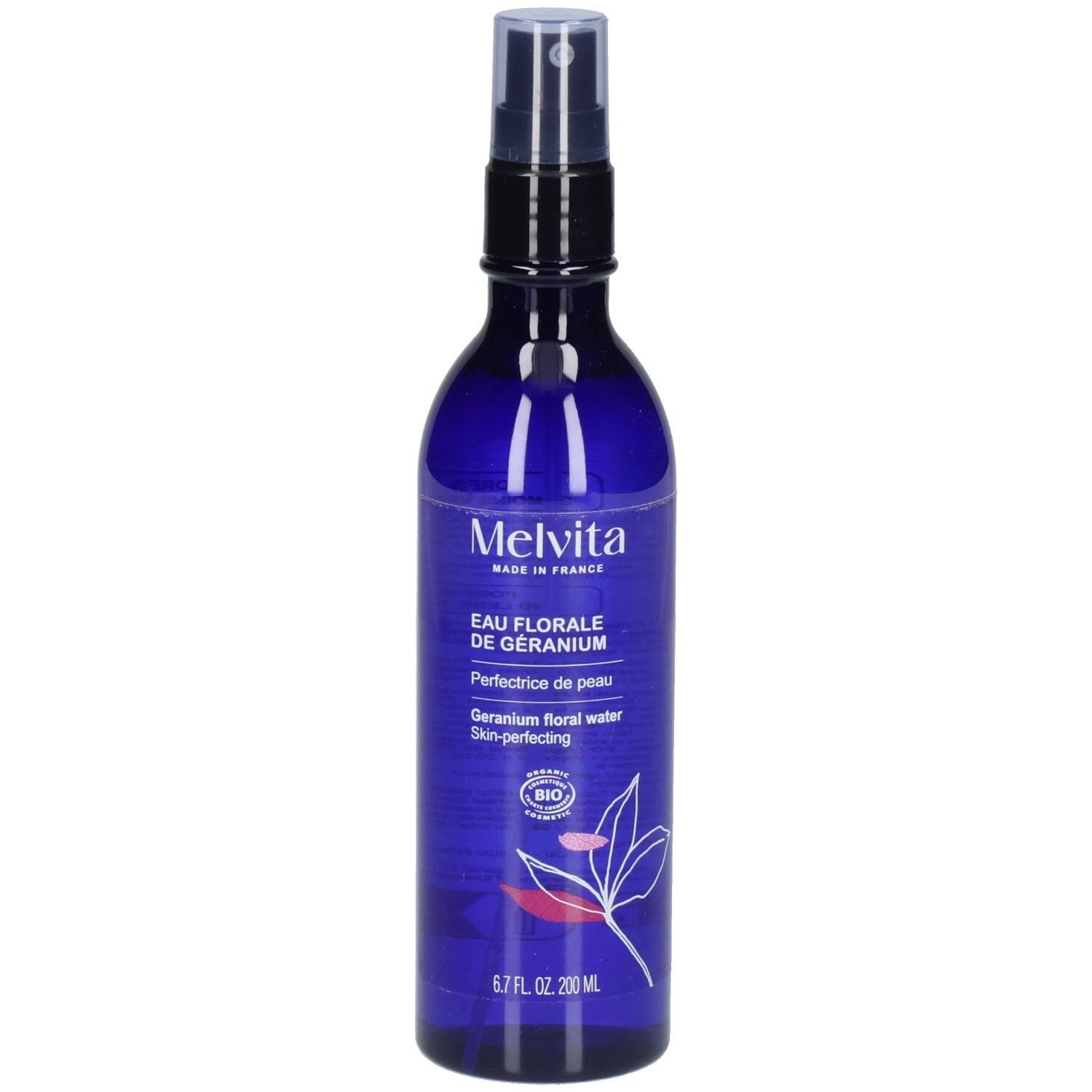 Blauwe fles met verstuiver. Opschrift: Melvita, Eau Florale de Géranium, 6.7 FL. OZ. 200 ml. Bio-certificering.