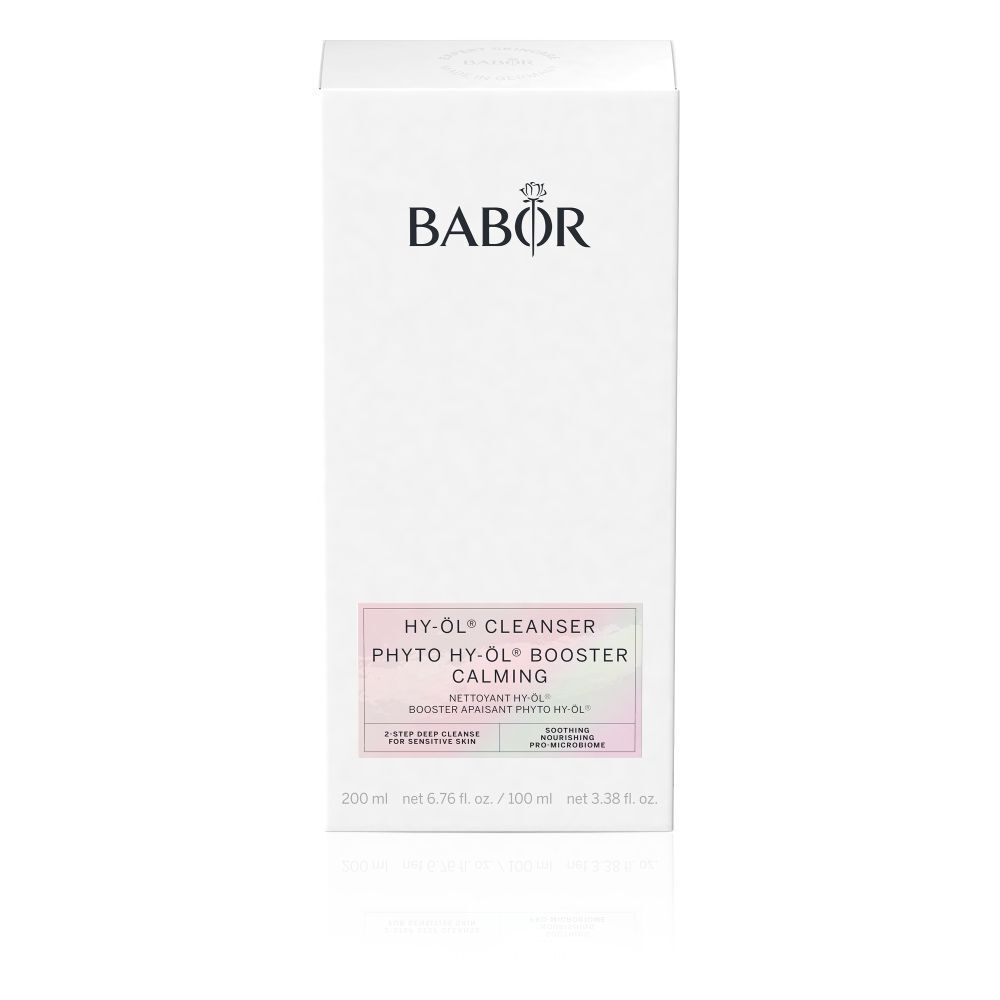 Emballage blanc avec logo BABOR. Inscription HY-ÖL Cleanser, Phyto HY-ÖL Booster Calming. Bande rose avec texte.