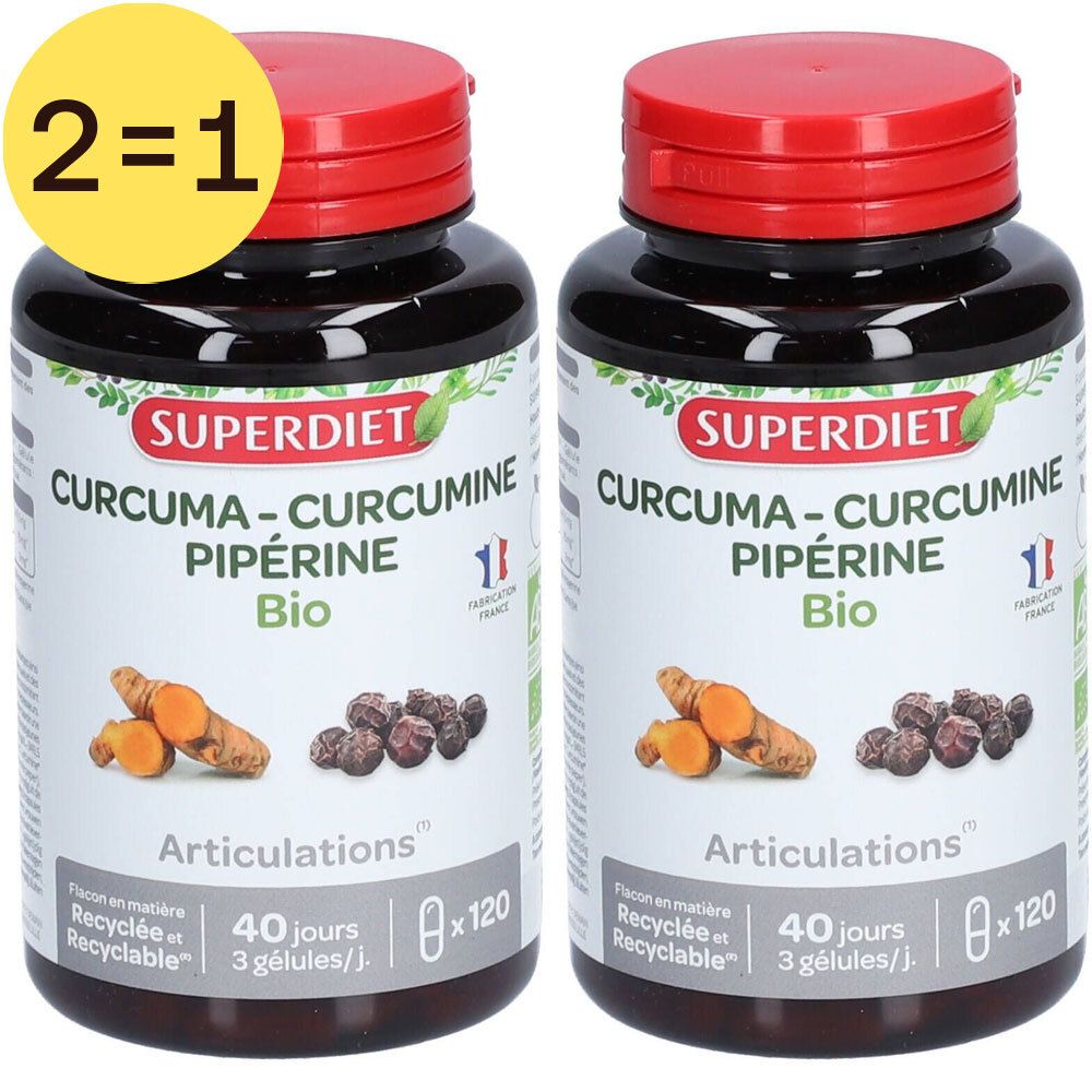Twee flessen Superdiet Curcuma - Curcumine - Piperine Bio. Rode doppen, witte etiketten met productnaam en afbeeldingen.