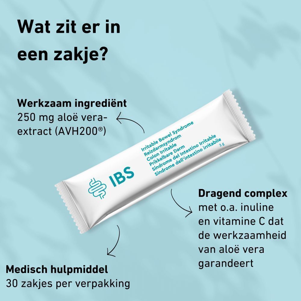 Vrouw drinkt water uit een glas. Tekst: 'GEBRUIK: Los de inhoud...'
