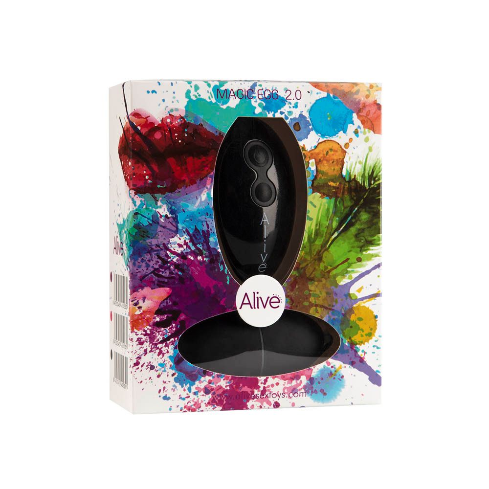 Verpakking met een zwart ei. Opschrift: MAGIC EGG 2.0, Alive. Kleurrijke illustraties.