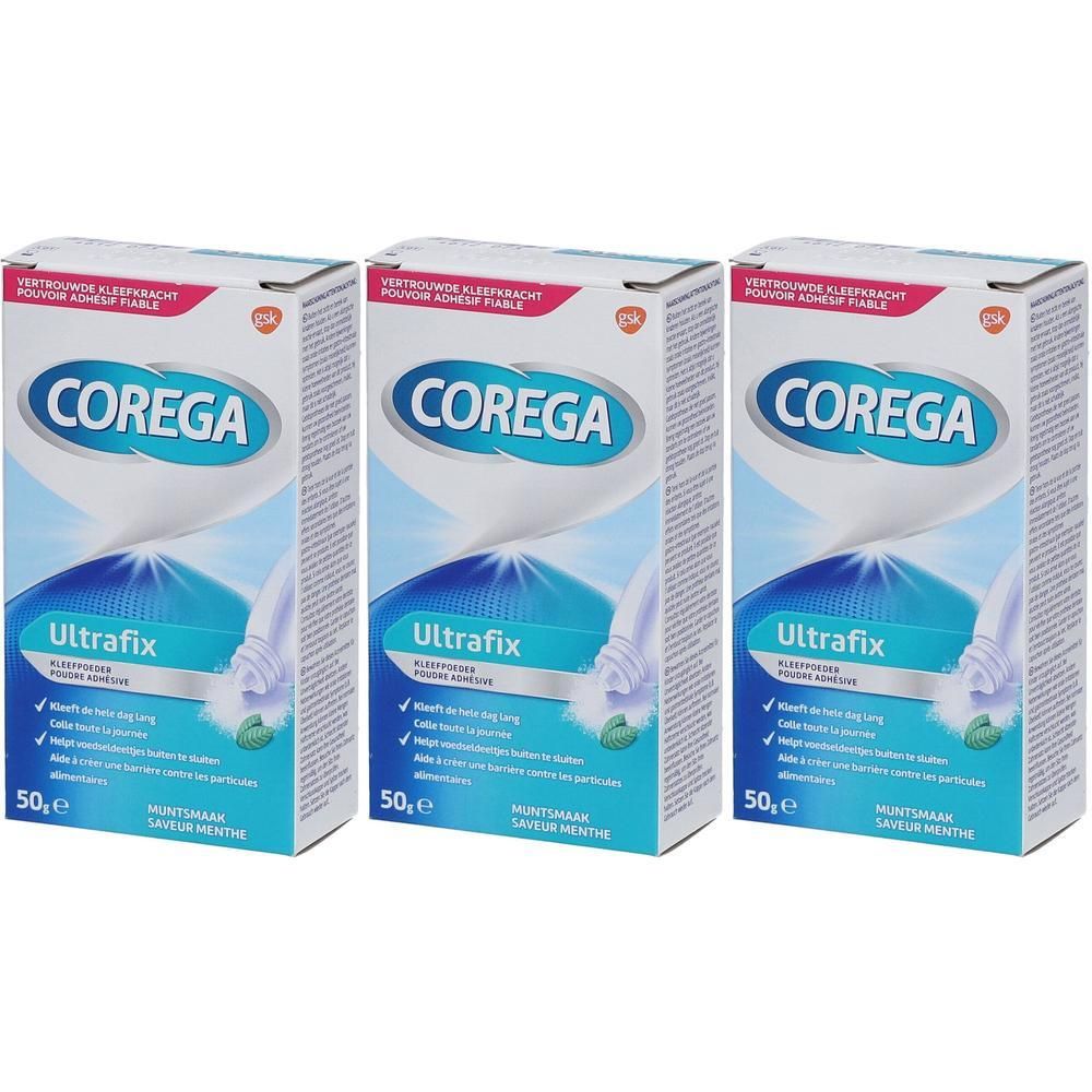 Drie dozen Corega Ultrafix Poudre Adhésive Menthe. Blauwe en witte verpakking met productnaam en details.