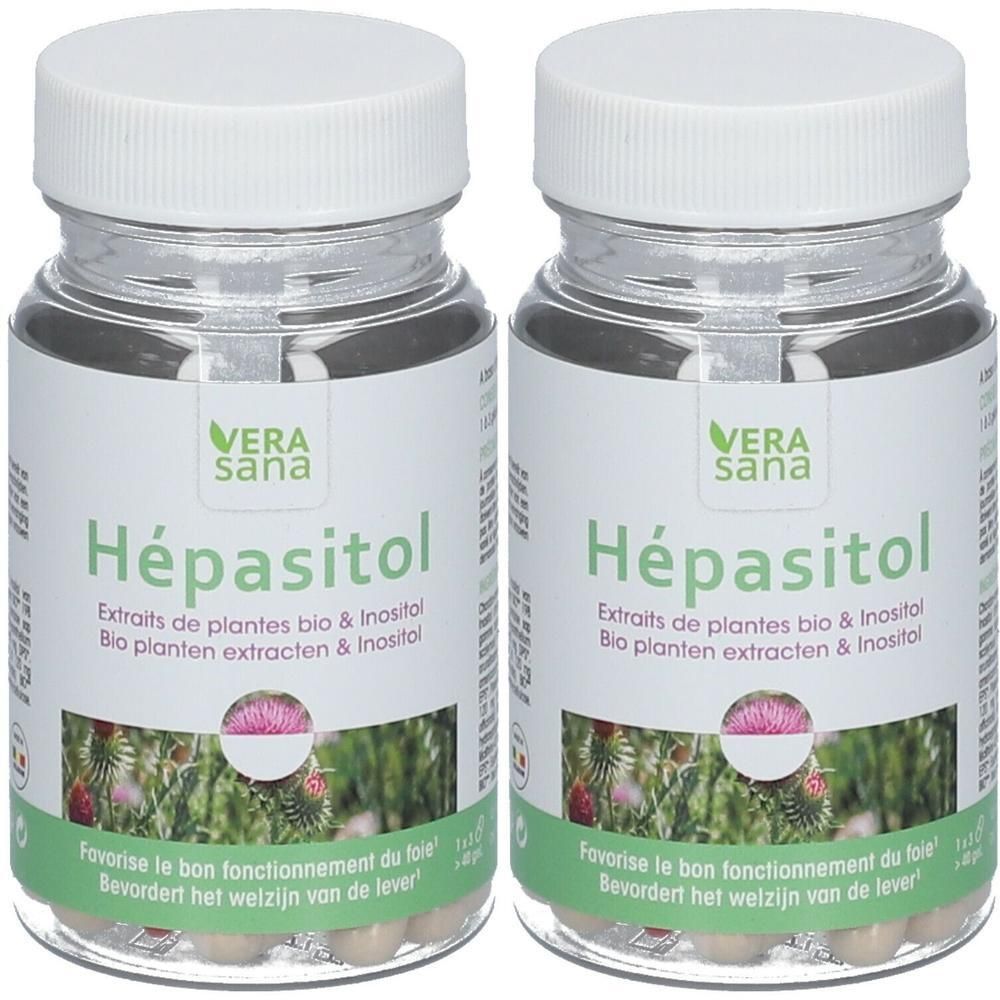 Twee flessen Vera Sana Hépasitol. Transparante containers met witte doppen. Labels met productnaam en ingrediënten.