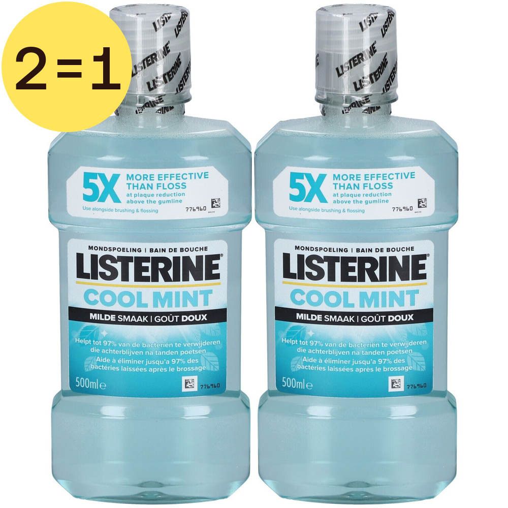 Deux flacons de bain de bouche Listerine Cool Mint. Offre 2 pour 1. Liquide bleu dans des bouteilles transparentes.