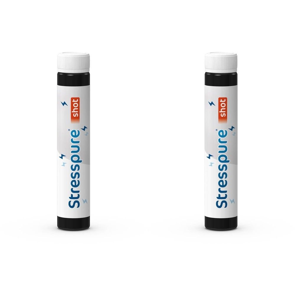 Twee cilindrische shots met witte dop. Opschrift "Stresspure shot". Zwarte achtergrond met blauwe bliksemsymbolen.