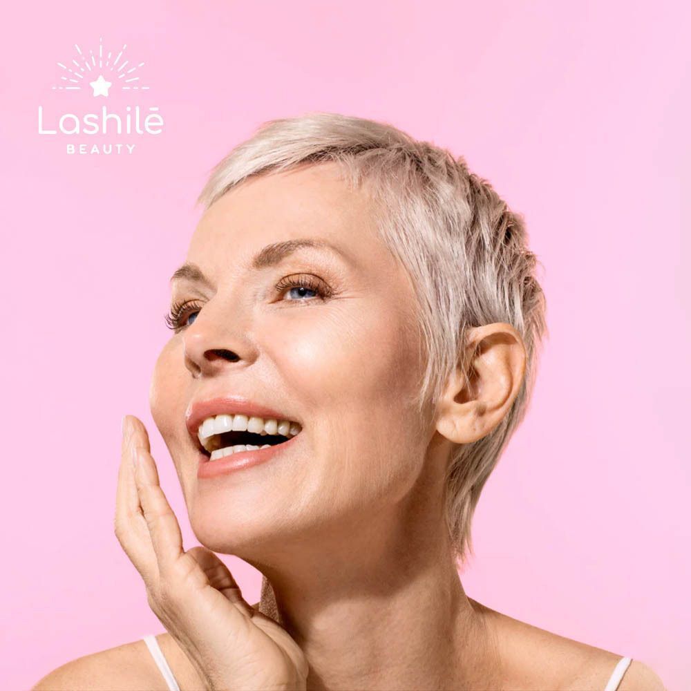 Stervormige gummies, uit een fles. Kersen smaak. Opschrift: 2 gummies per dag.