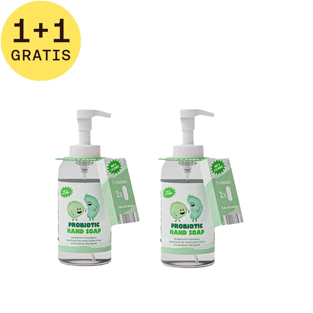 Twee zeepdispensers met witte pomp. Sticker met illustraties en tekst. Cirkel 1+1 GRATIS. Productnaam: Probiotic Hand Soap.