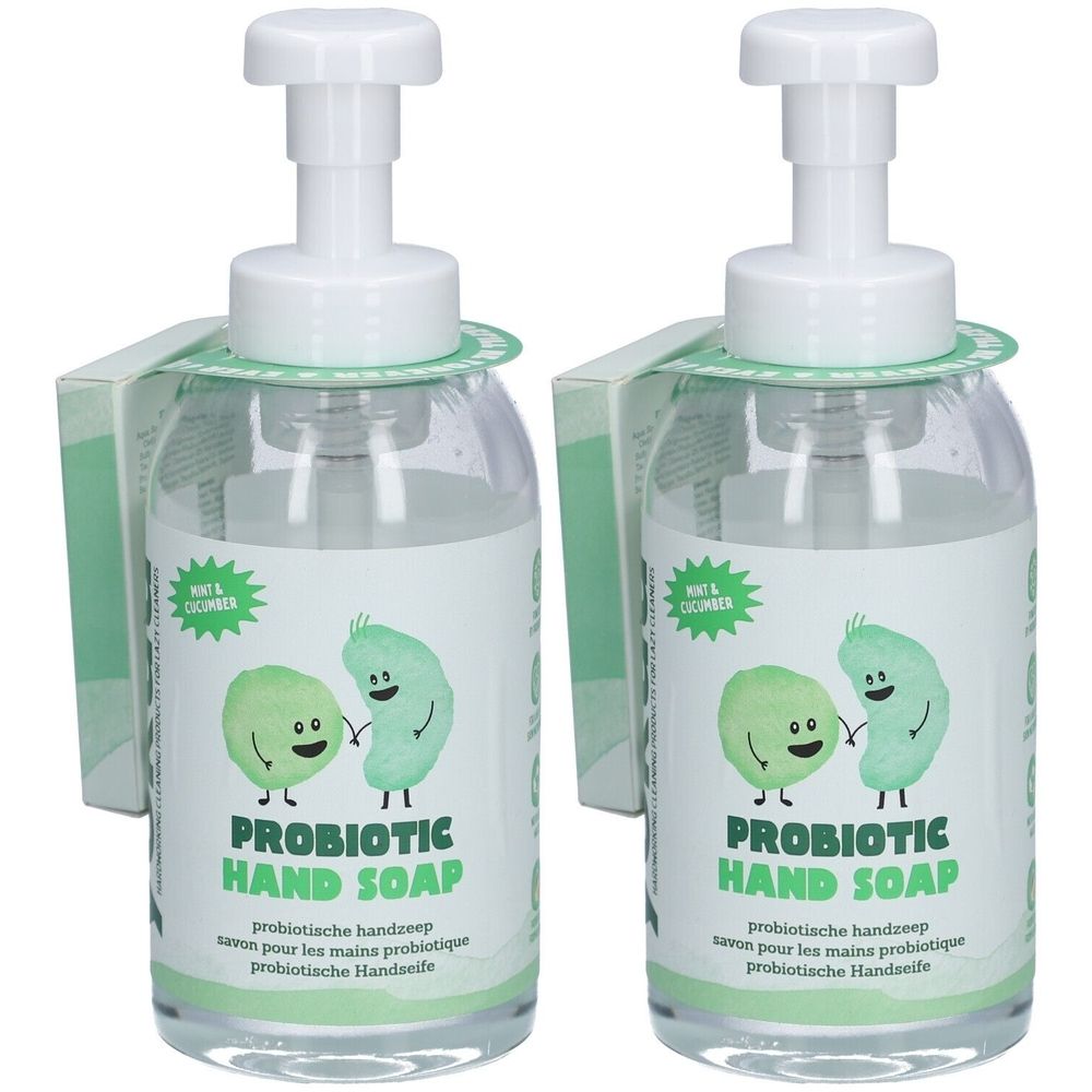 Twee transparante zeepdispensers met witte pomp. Etiket met illustraties en tekst. Groene labels. Productnaam: Probiotic Hand Soap.