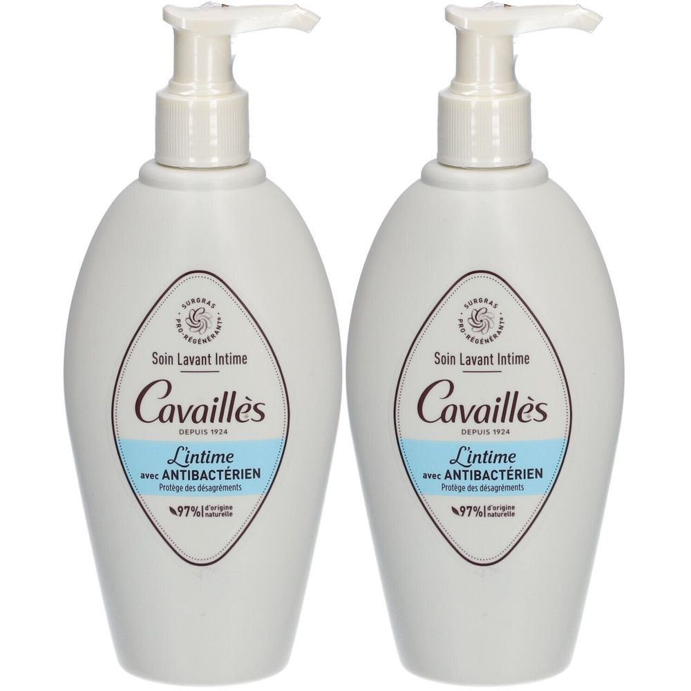 Deux flacons de soin lavant intime avec pompe. Inscription: Cavaillès L'intime avec Antibactérien.