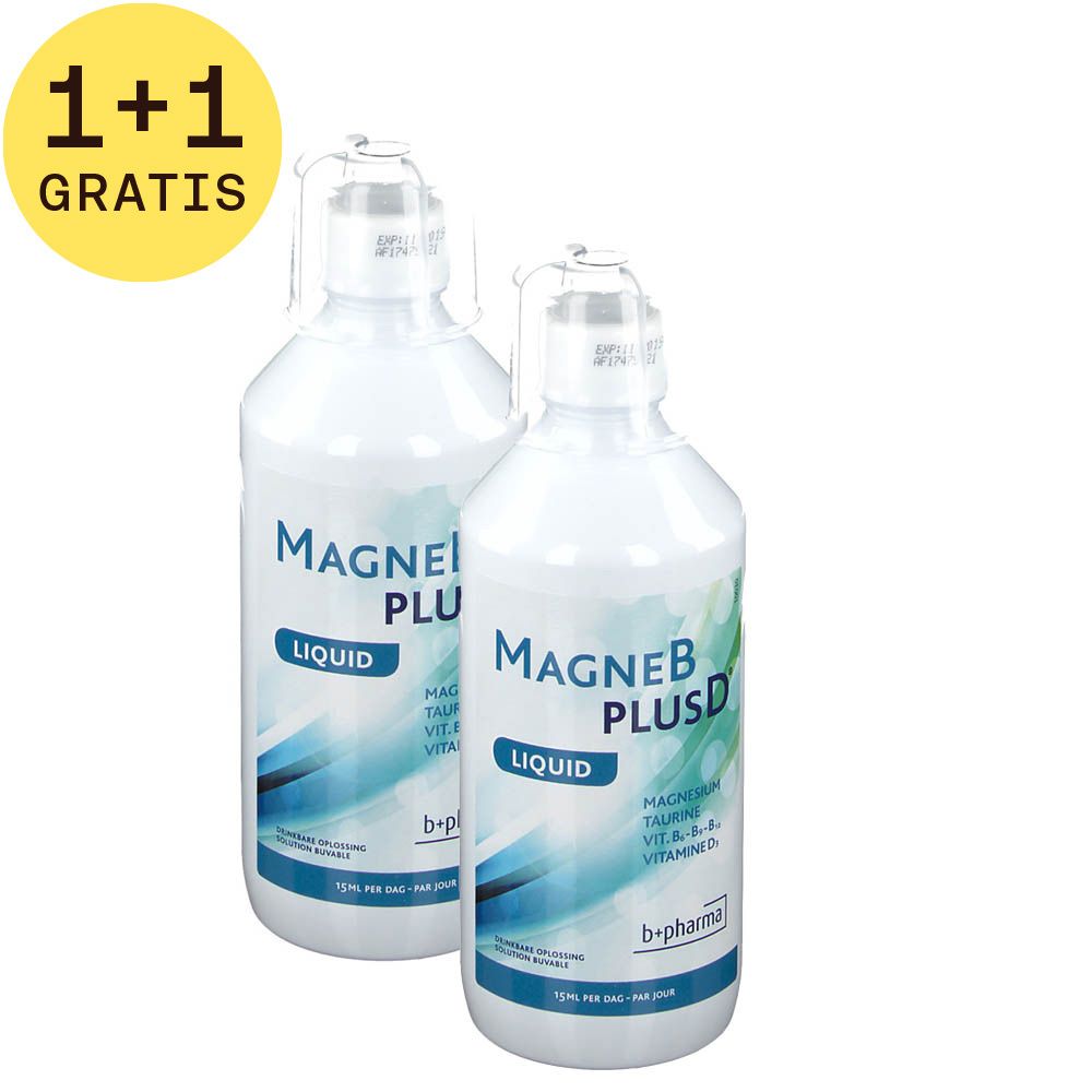 Twee flessen MagneBplusD® Liquid met 1+1 gratis sticker. Witte flessen met etiket. Opschrift: MagneB PlusD Liquid, b+pharma.