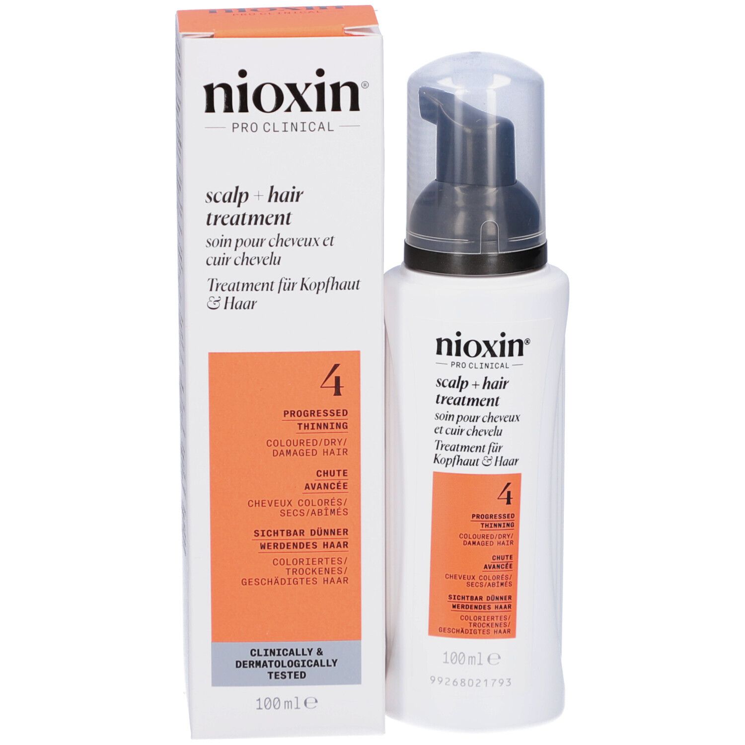 Product en verpakking. Witte doos met fles. Opschrift: Nioxin, Scalp + Hair Treatment, 4. Voor gekleurd haar.