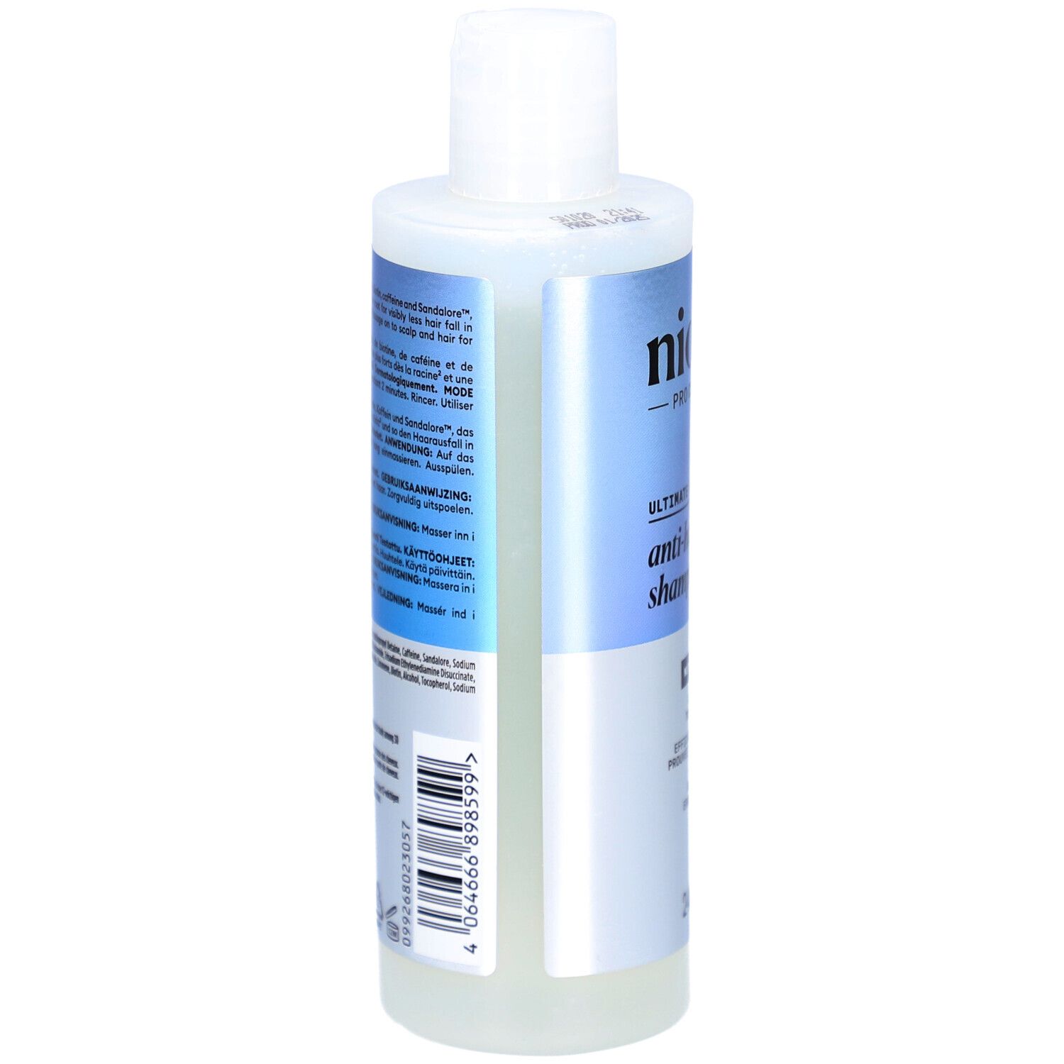 Achterkant van de Nioxin shampoo fles. Witte fles met tekst en barcode. Bevat productinformatie.