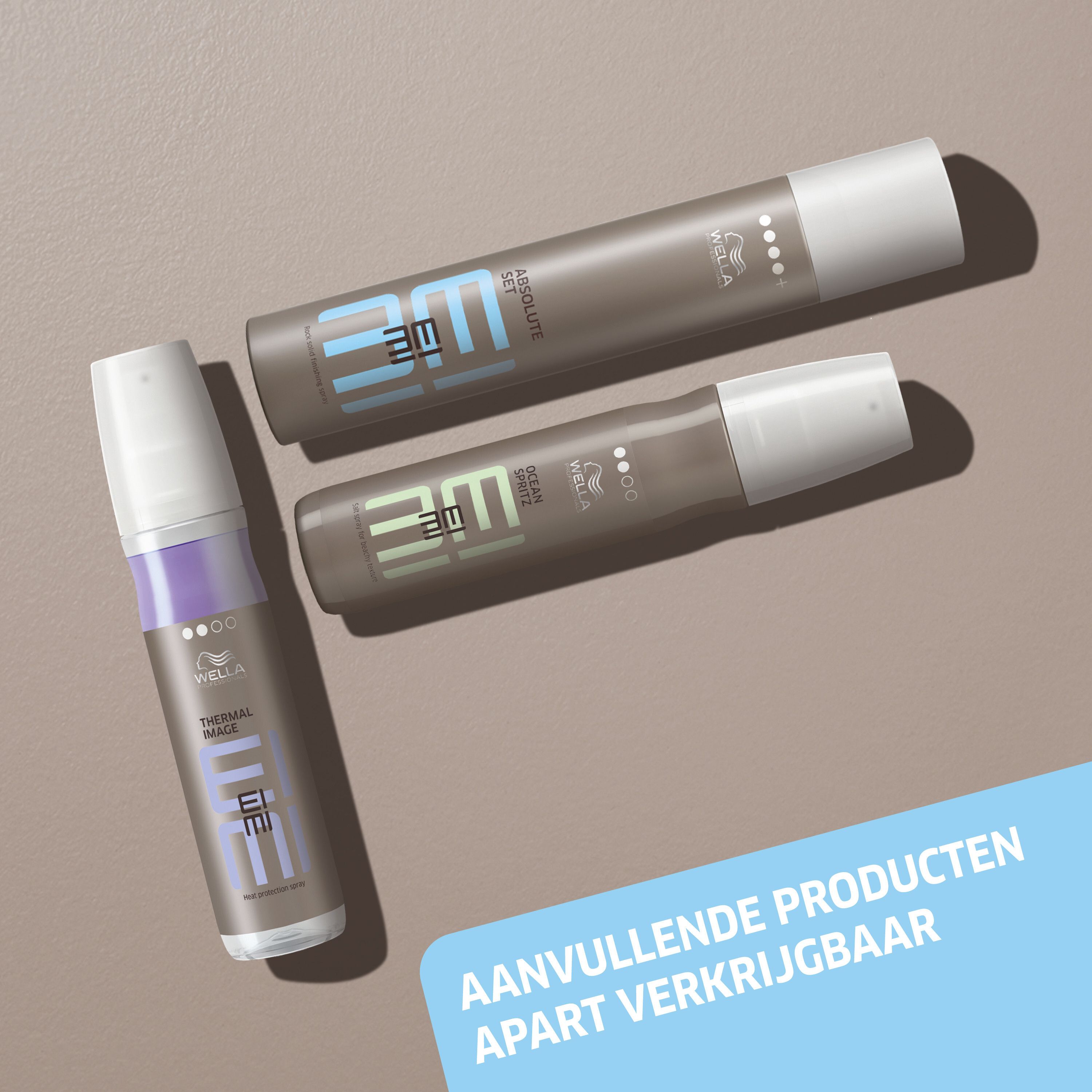 Drie haarsprayflessen. Cilindrisch, bruin met witte dop. Merk: Wella EIMI.