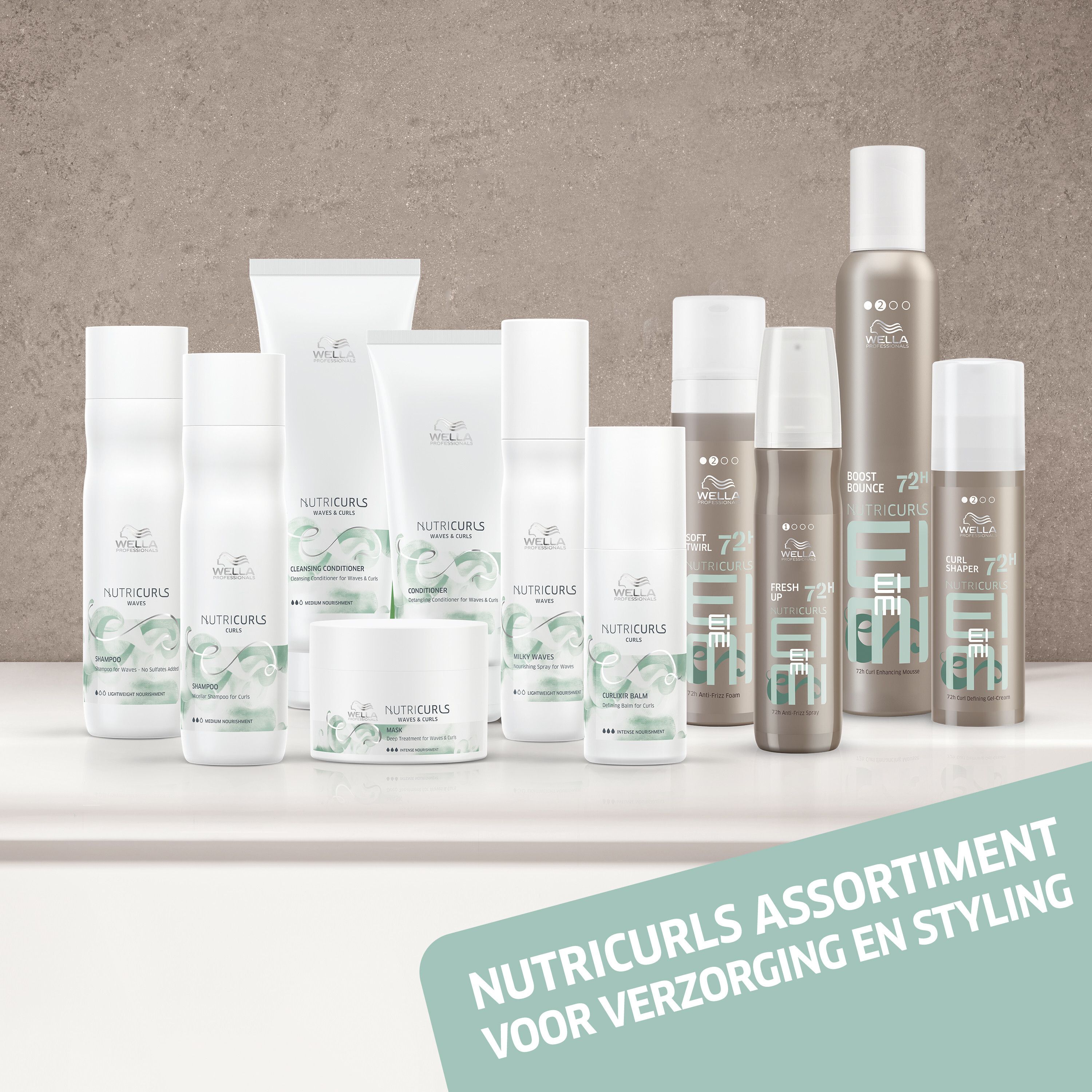 Diverse Nutricurls producten. Flessen, potten, tubes. Tekst: Nutricurls assortiment voor verzorging en styling.