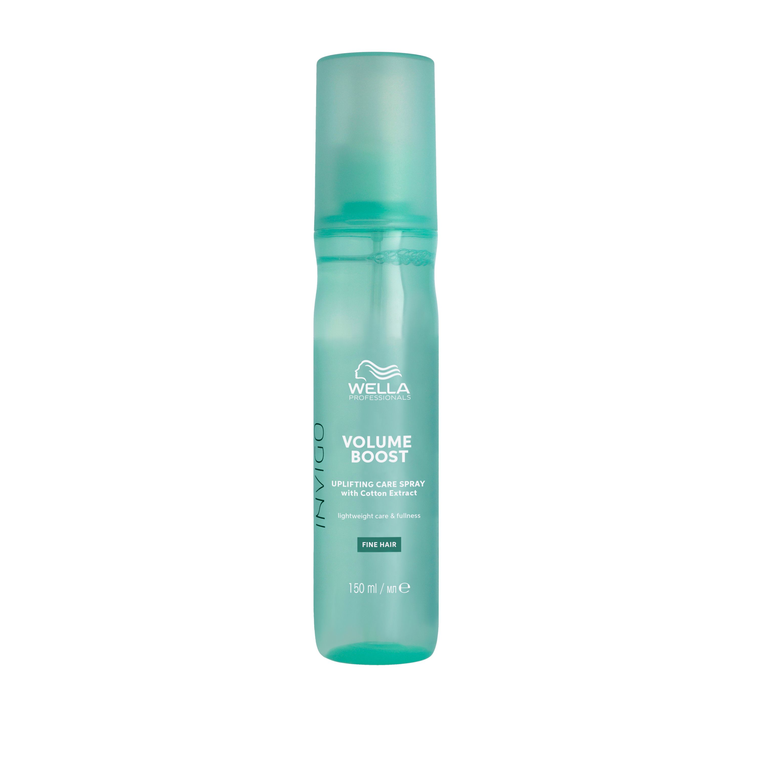 Flacon spray vert clair avec bouchon bleu. Inscription : Invigo, Volume Boost, Wella. Pour cheveux fins.