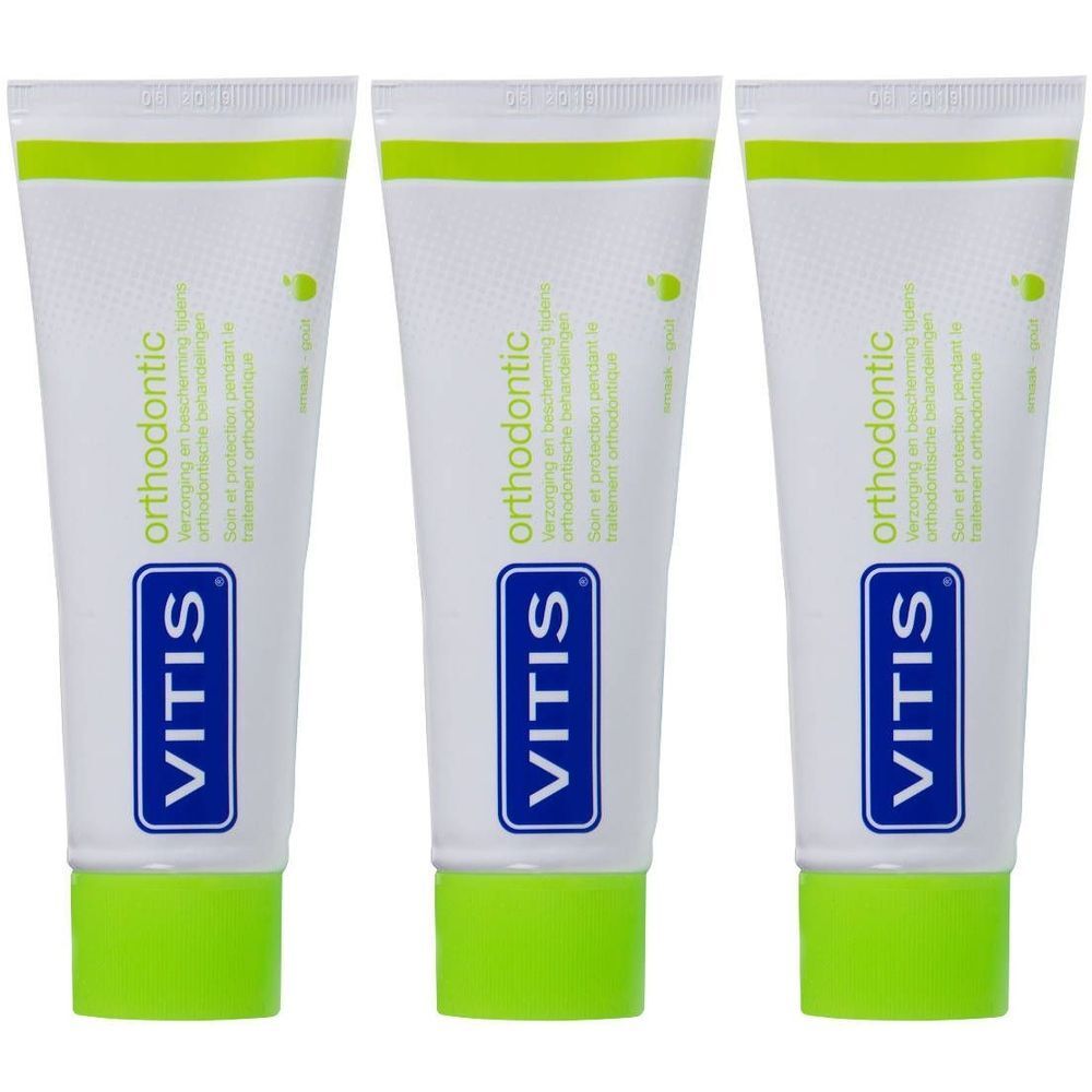 Drie tubes tandpasta. Wit, met groene dop en streep. Opschrift: VITIS orthodontic.