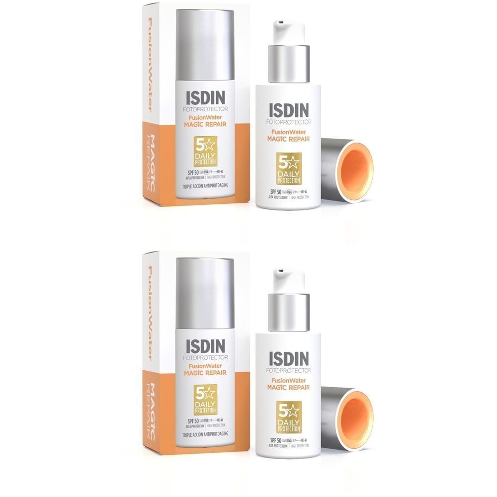 Twee flessen met wit etiket en zilveren dop. Opschrift: ISDIN, Fusion Water, Magic Repair, SPF50.
