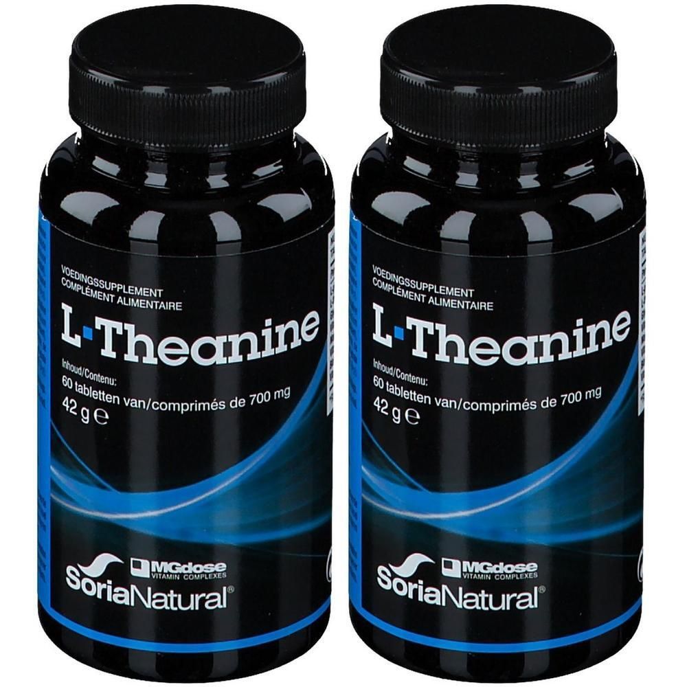 Twee flessen L-Theanine supplement. Zwarte flessen met blauwe etiketten. Tekst: L-Theanine, 60 tabletten, 42 g, Soria Natural.