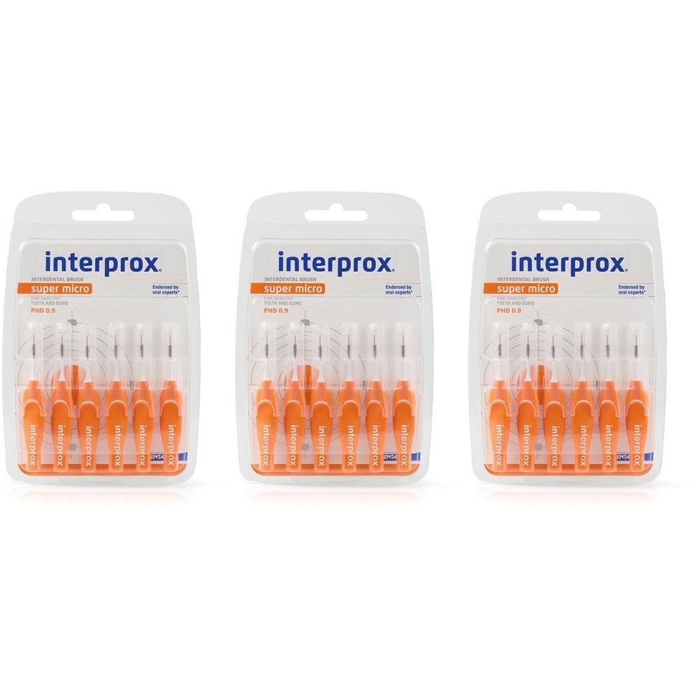 Drie verpakkingen met interdentale borstels. Elke verpakking bevat oranje borstels. Op de verpakking staat "interprox super micro".