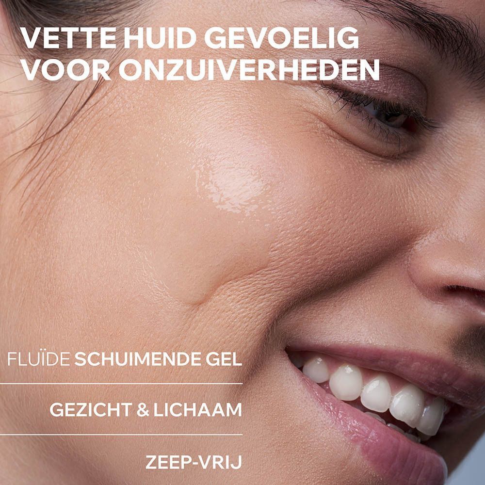 Close-up van een gezicht met een vette huid die gevoelig is voor onzuiverheden, met tekst "Vette huid".