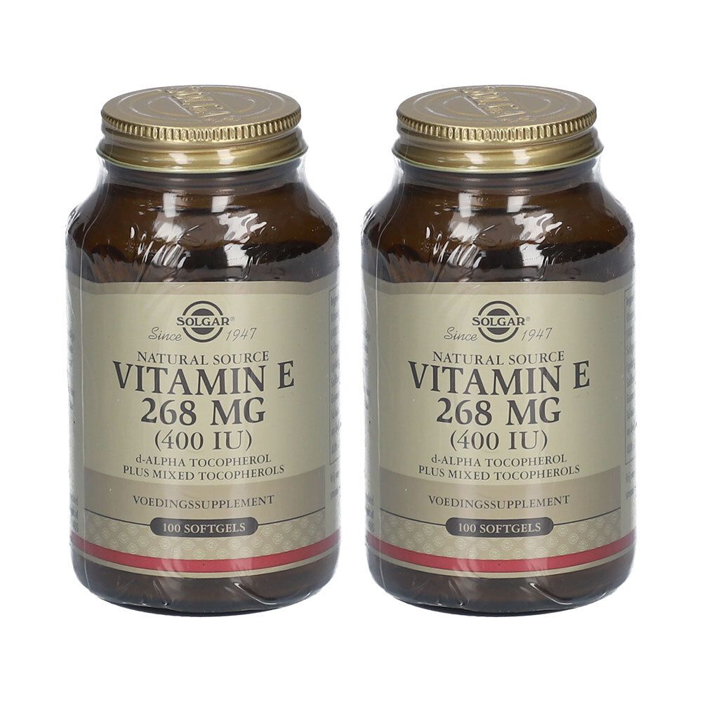 Twee bruine glazen flessen met gouden deksels. Opschrift: Solgar Vitamine E 268 mg (400 IE). 100 softgels.