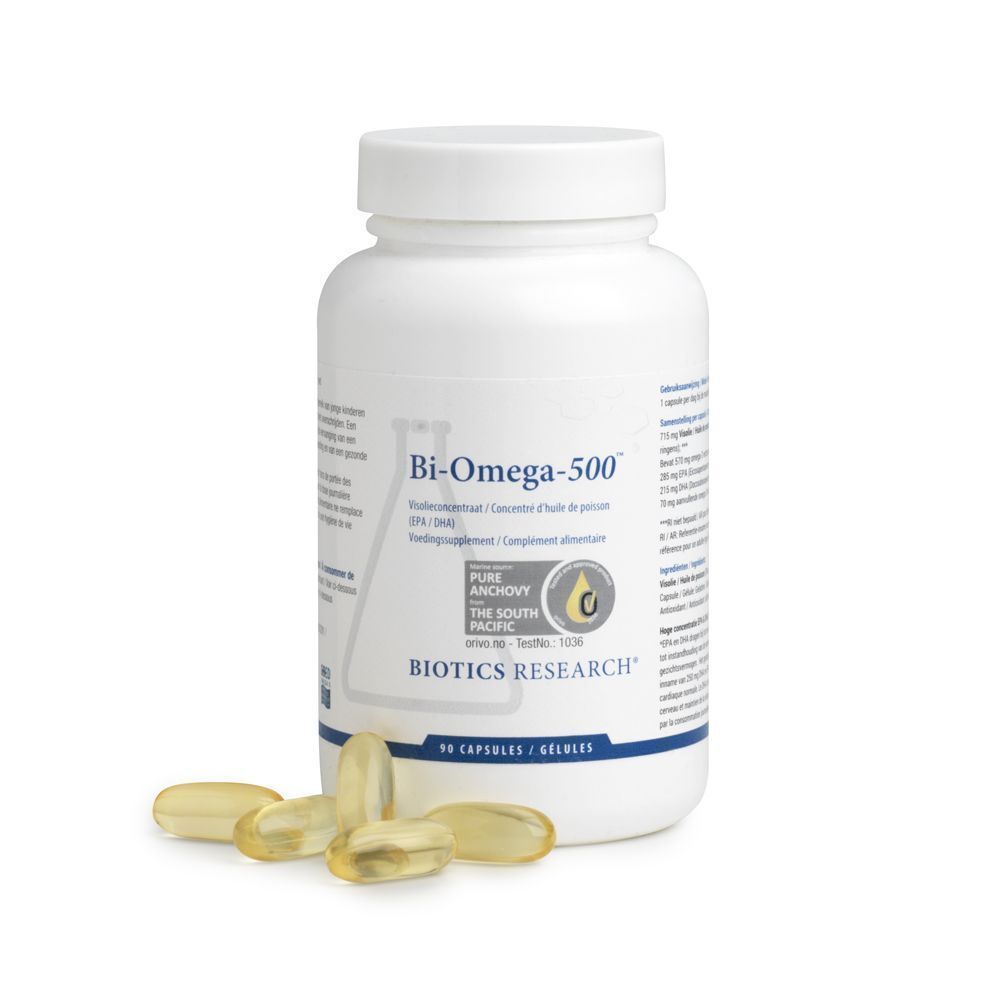 Een witte fles Bi-Omega-500 van Biotics Research met vier capsules ervoor.