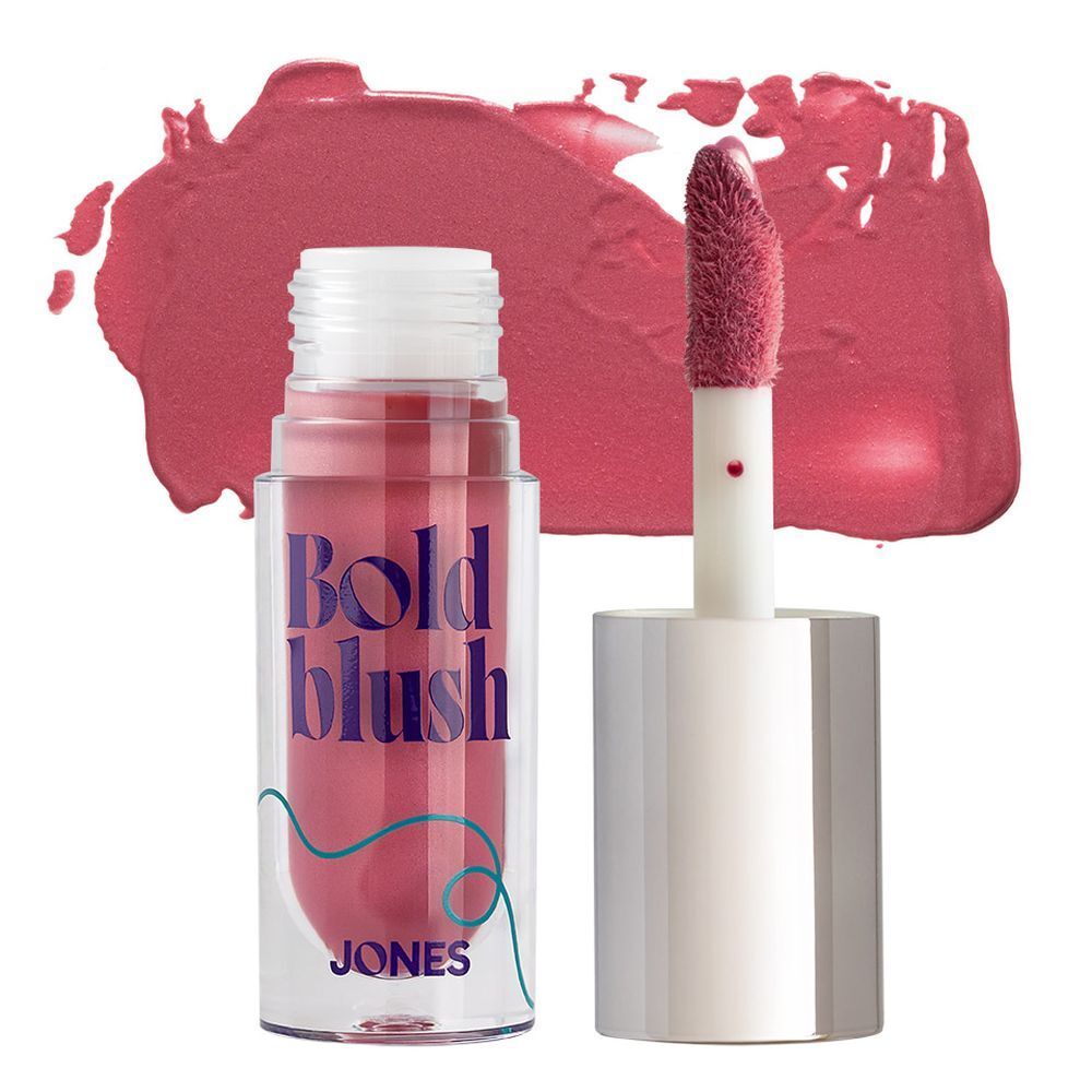 Vloeibare blush met applicator. Fles met zilveren dop. Opschrift: Bold blush, JONES. Veeg van blush.