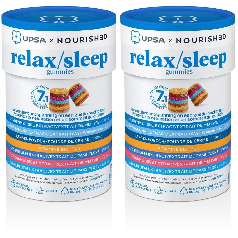 Twee potten UPSA Nourished Gummies Relax/Sleep. Blauwe deksels, witte potten. Tekst: relax/sleep gummies, ingrediënten.