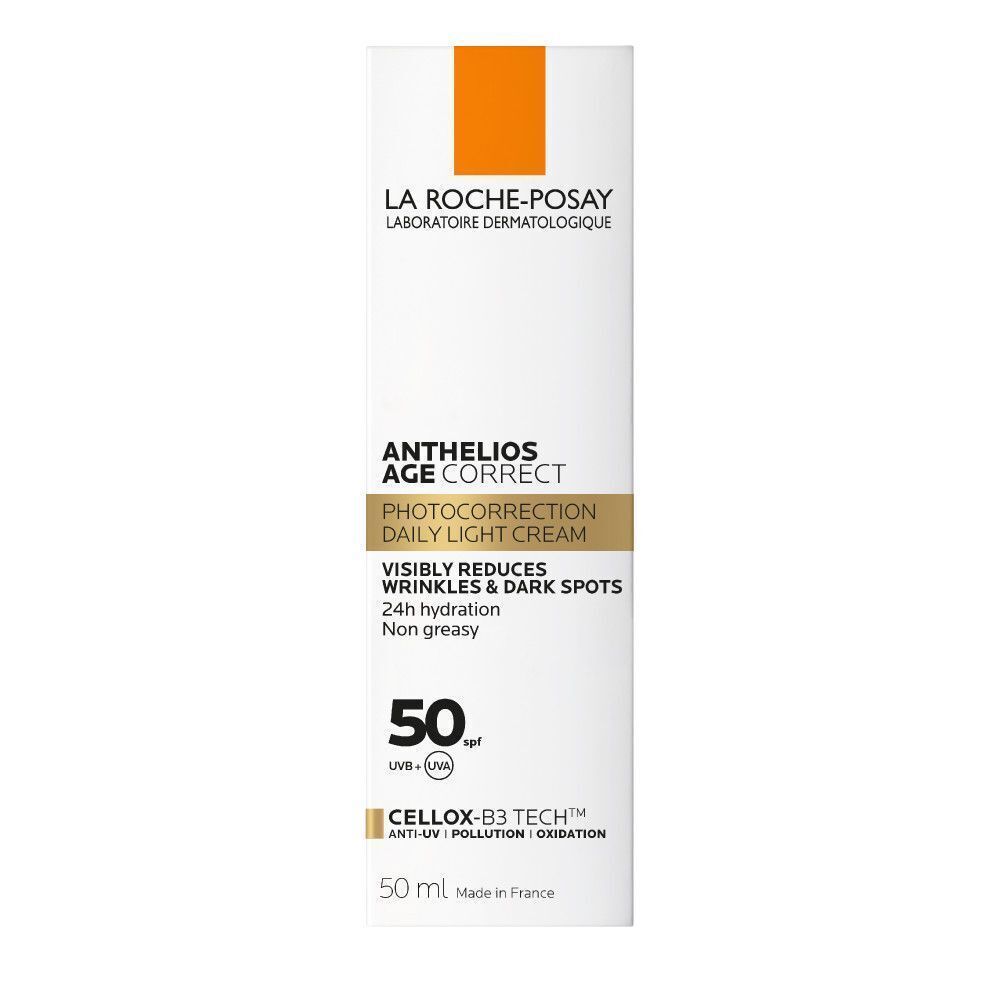 Achterkant van een La Roche-Posay Anthelios Age Correct SPF50 flacon met gebruiksinstructies.