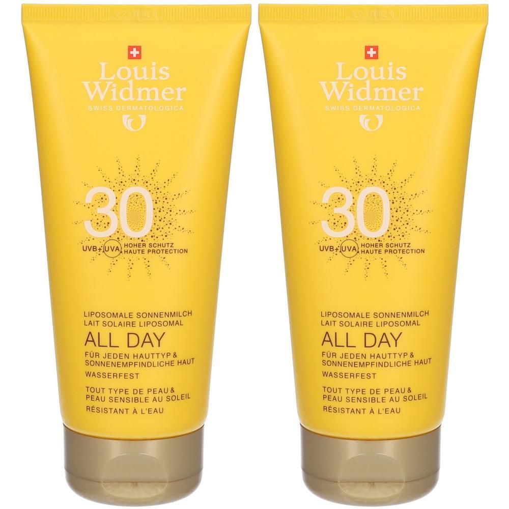 Twee gele tubes Louis Widmer All Day IP30 met 1+1 sticker. Opschrift: 30, zonbescherming, waterbestendig. Zwitsers kruis.