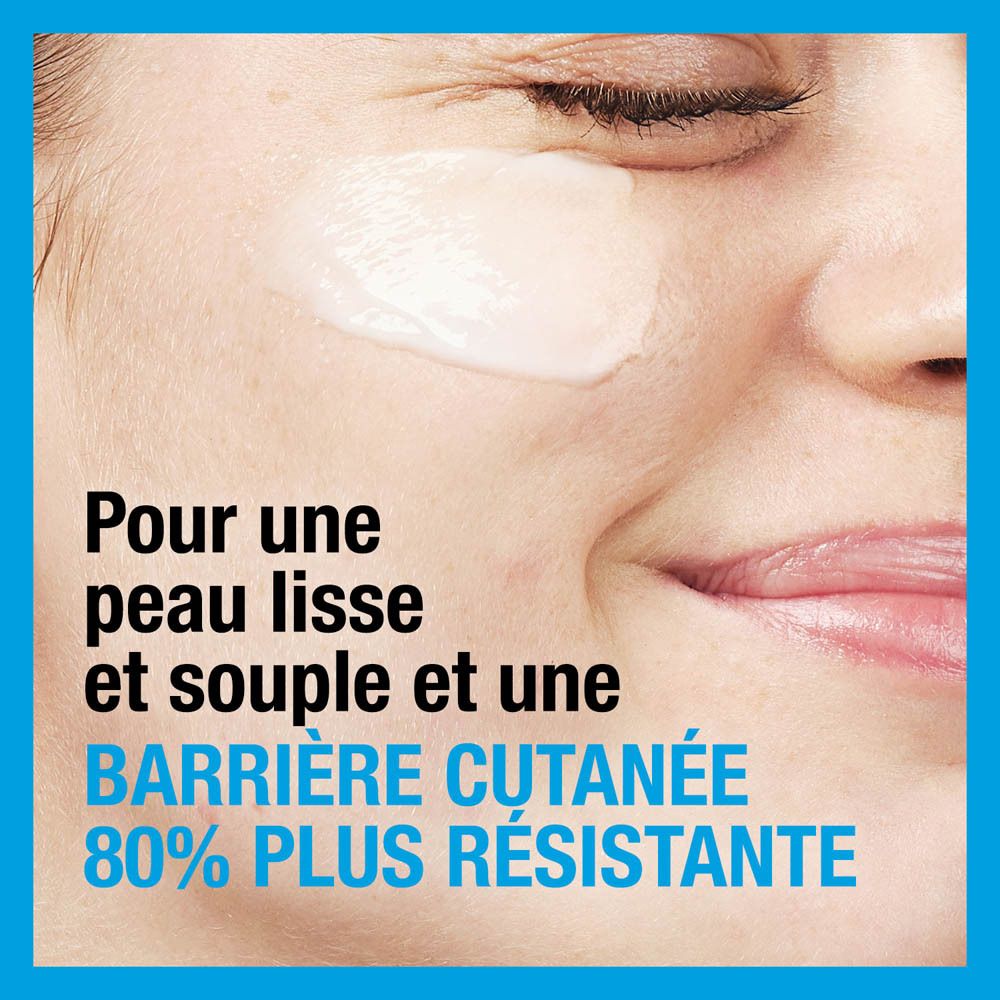 Gros plan d'un visage avec de la crème. Texte : Pour une peau lisse et souple et une barrière cutanée 80% plus résistante.