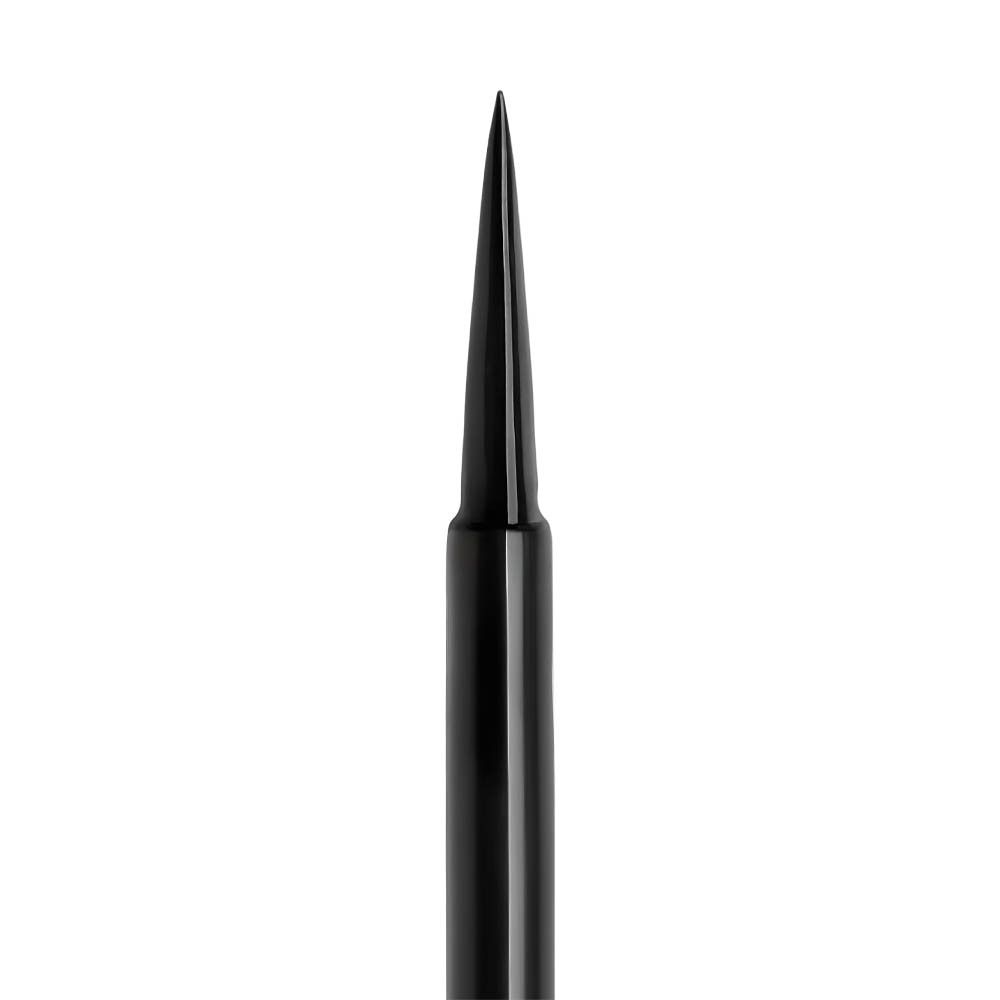 Detailweergave van de zwarte punt van de eyeliner.
